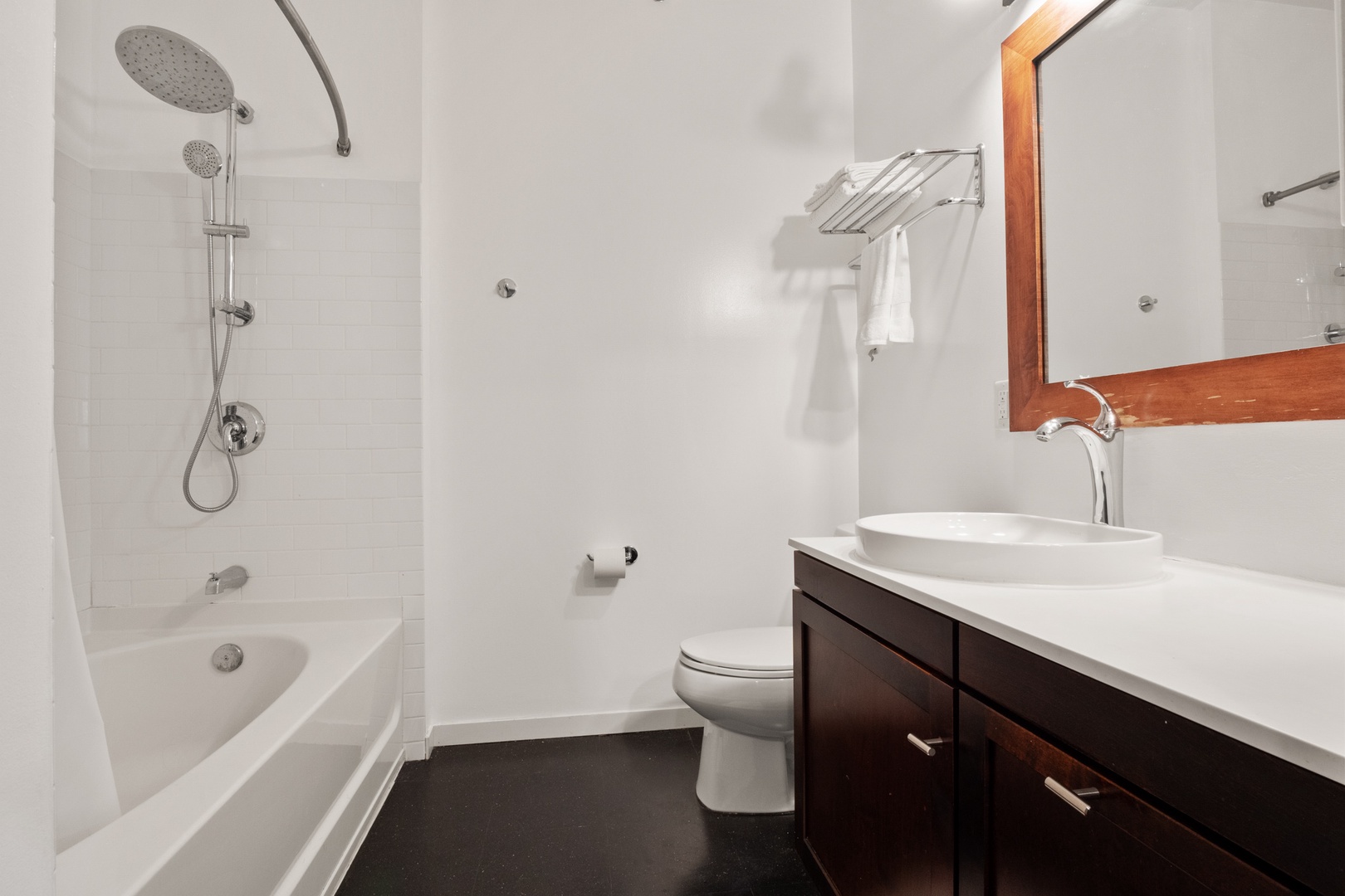 Indulgent Retreat: Unwind and Refresh in the Modern Elegance of Your Bathroom