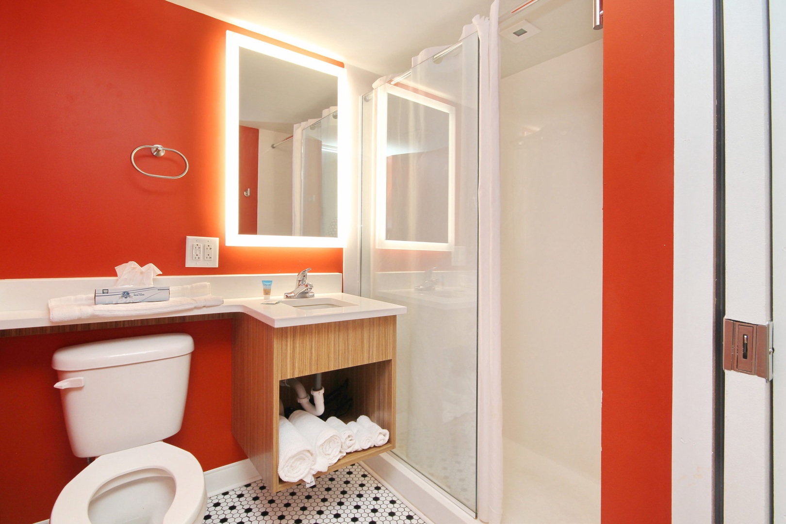 43-web-or-mls-IMG_Holiday Shores_Room211_ESNQ2_07