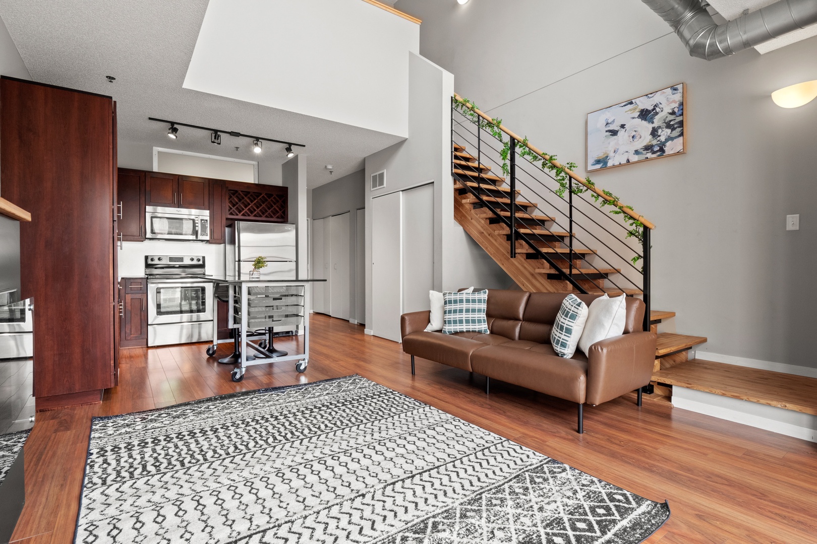 Chic Retreat: Lounge and Connect in the Heart of Your Urban Getaway