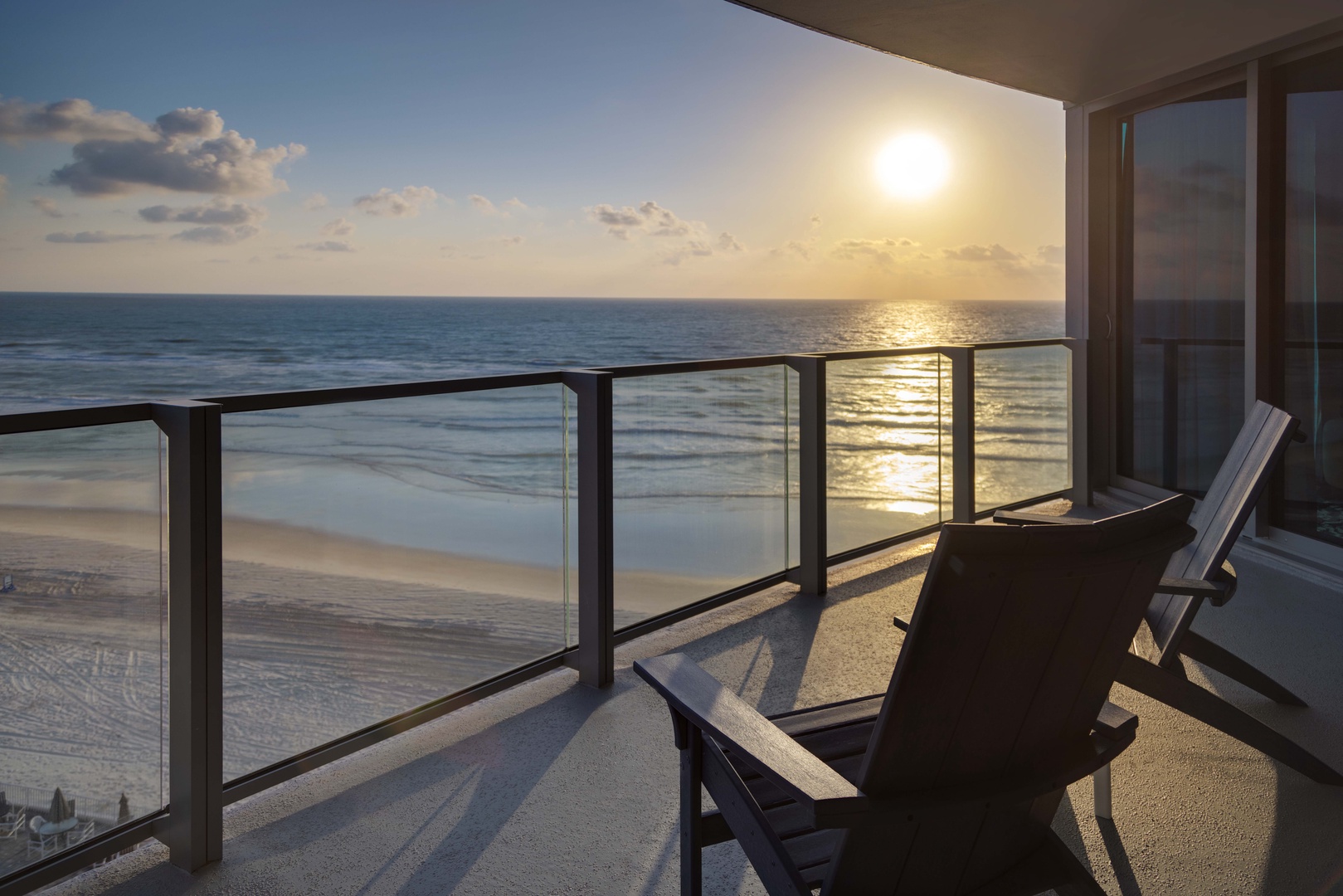 Where Sun Meets Sea: Revel in the Beauty of the Ocean on Your Balcony