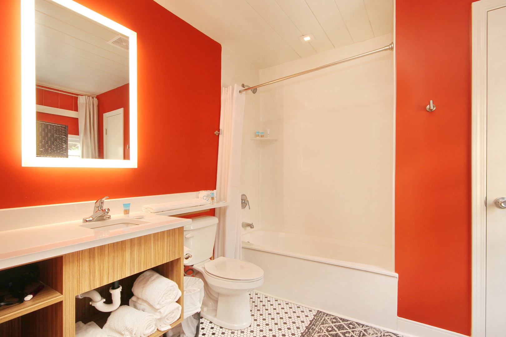 63-web-or-mls-IMG_Holiday Shores_Room300_ESNKKQ_09