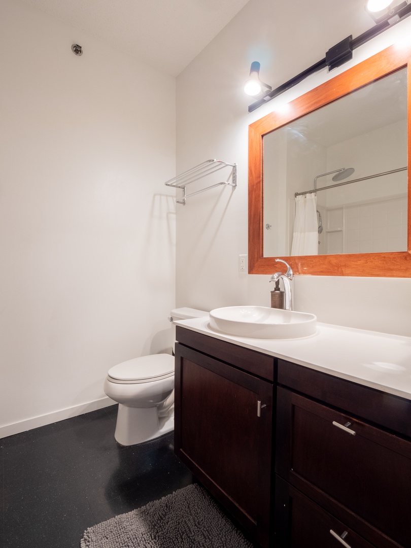 Rejuvenate in the Chic Comfort of Your City Club Bathroom