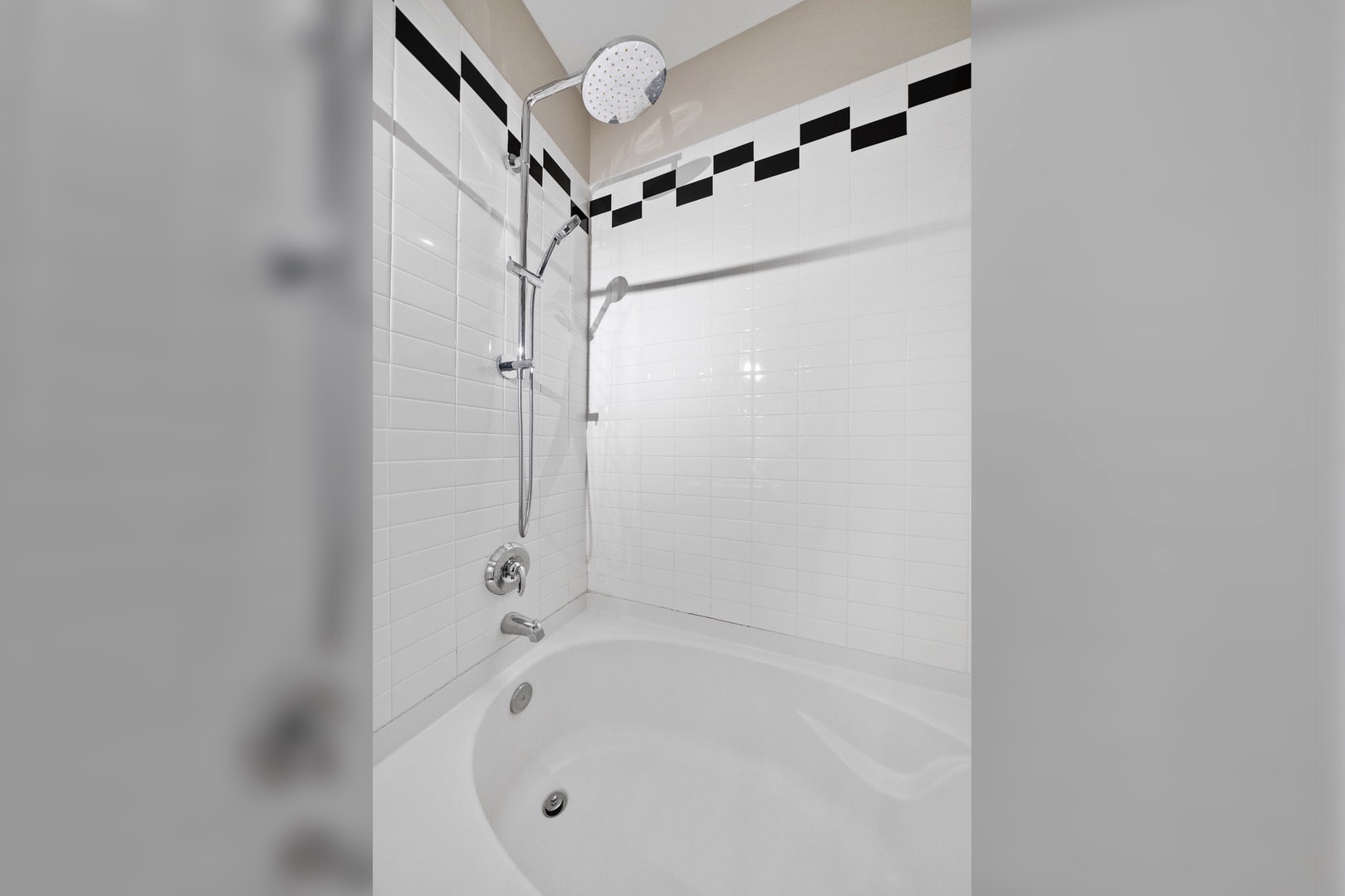 bathtub in cinci club hotel