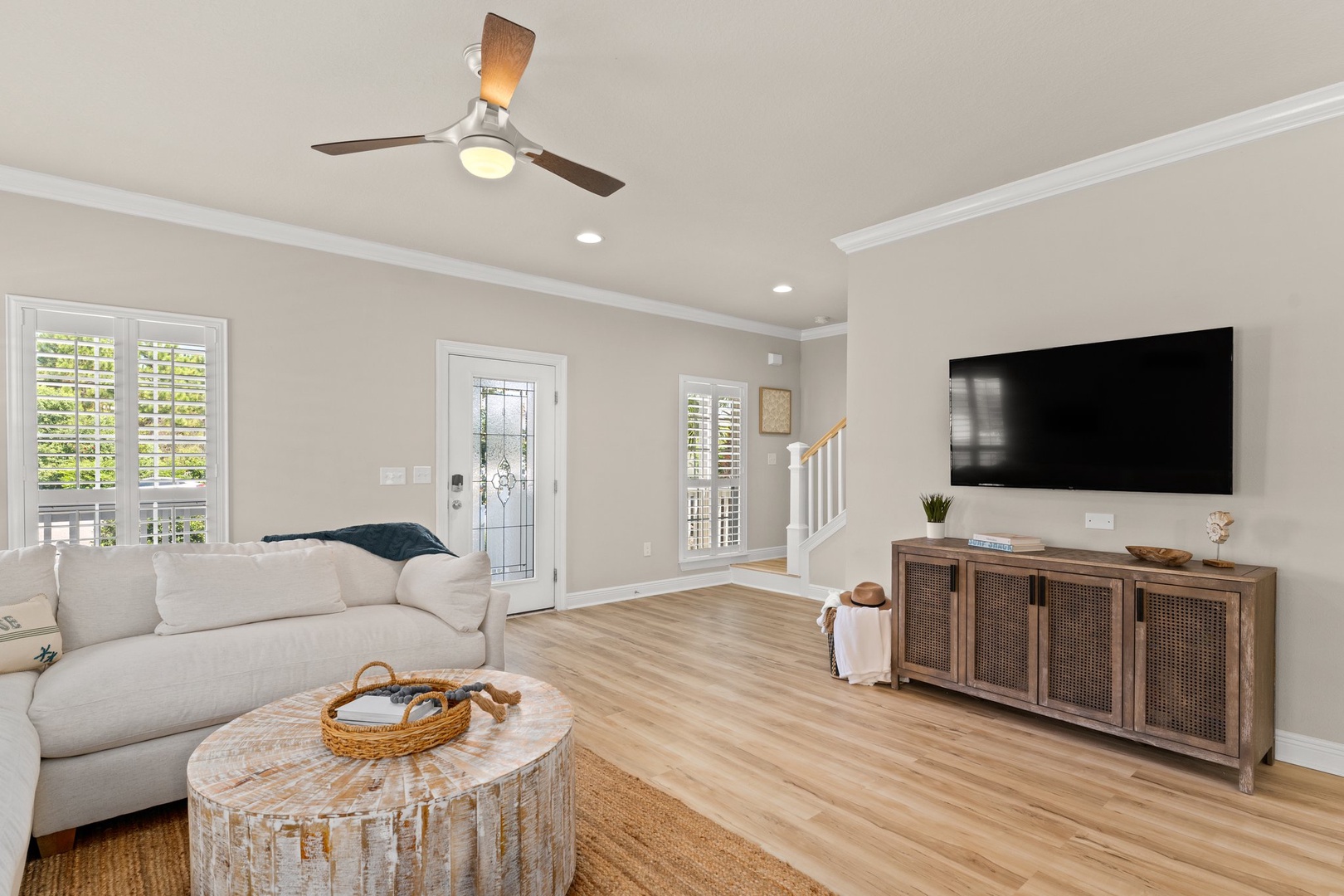 11-web-or-mls-305 Tropical Vreeze Dr018