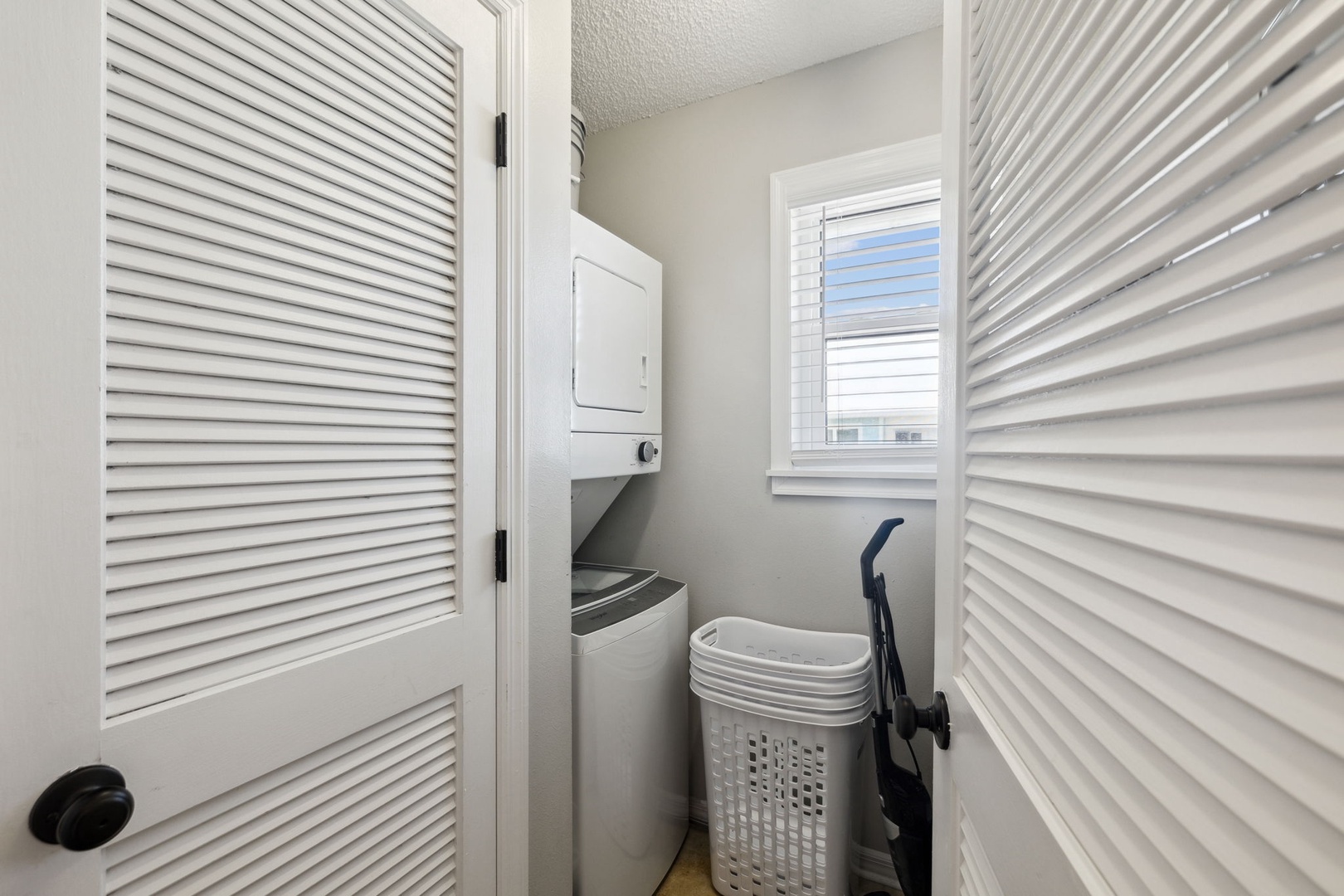 Array_11BeachsideDr1031-38
