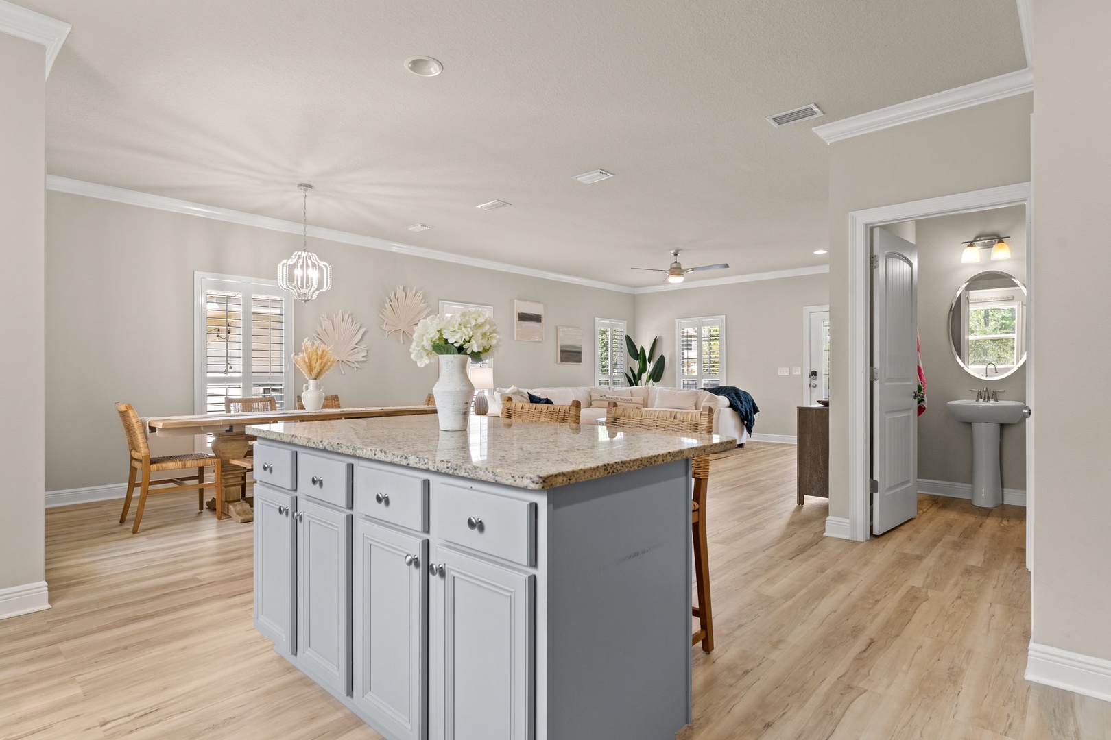 17-web-or-mls-305 Tropical Vreeze Dr024