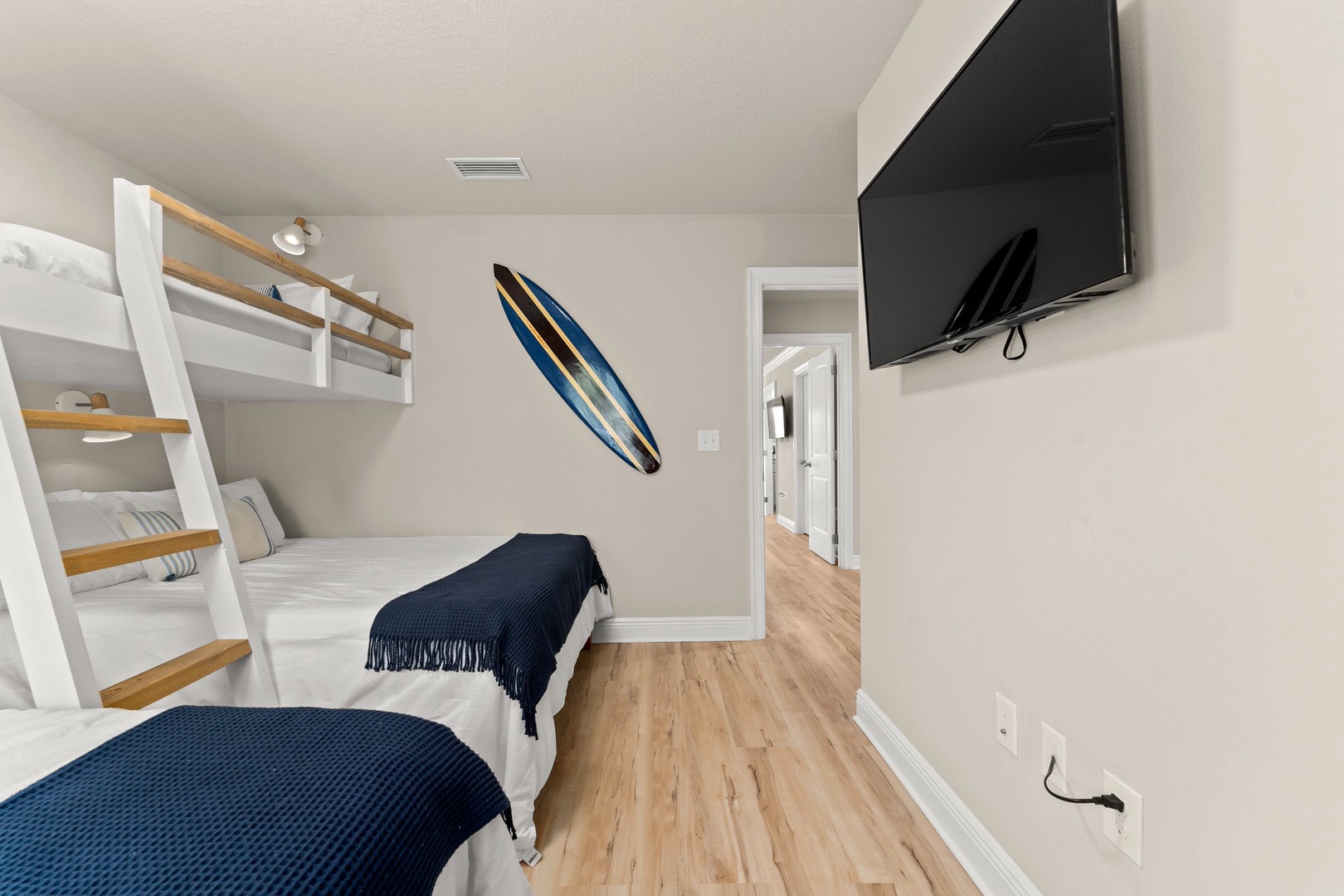25-web-or-mls-305 Tropical Vreeze Dr032