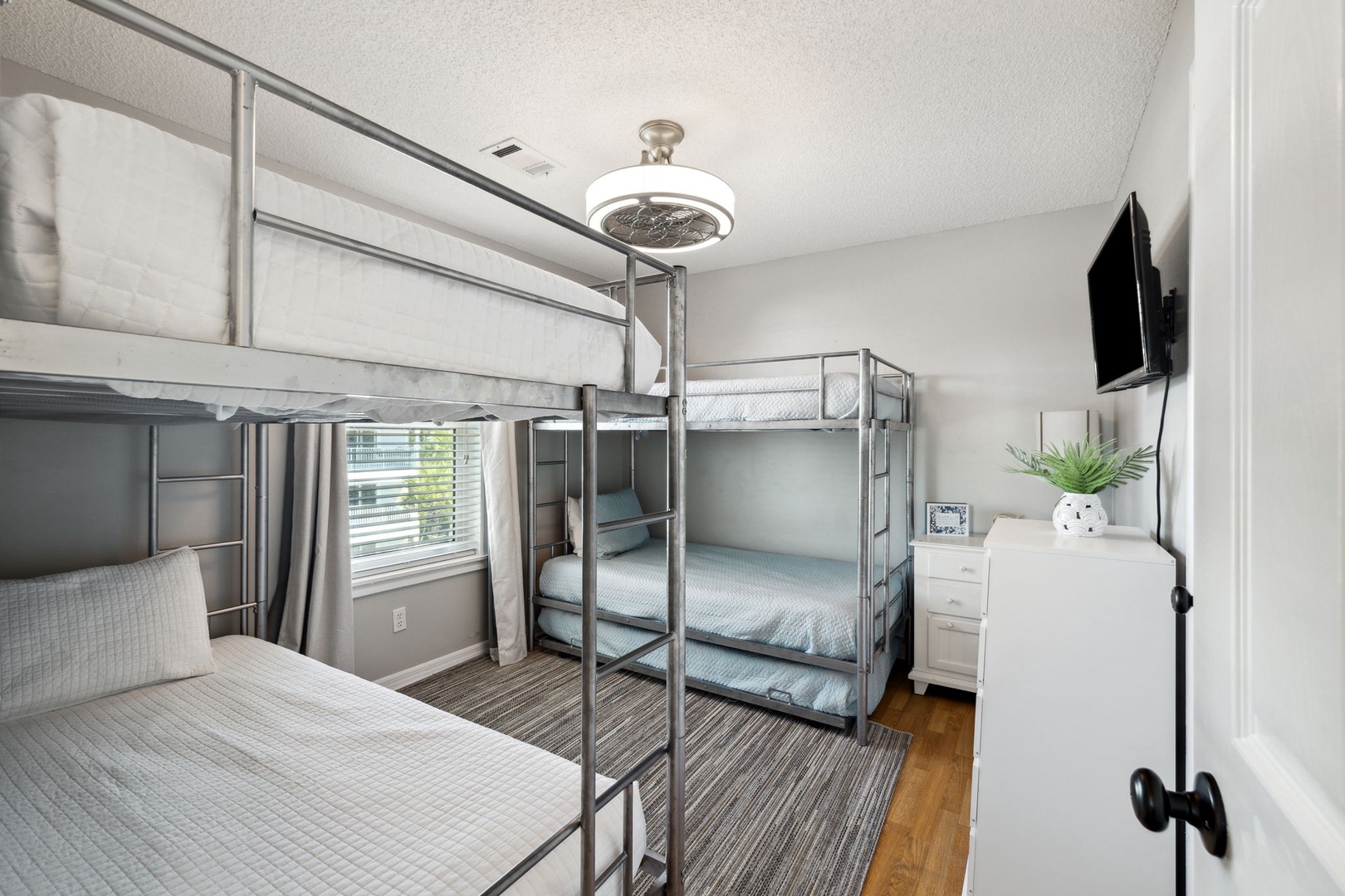 Array_11BeachsideDr1031-36