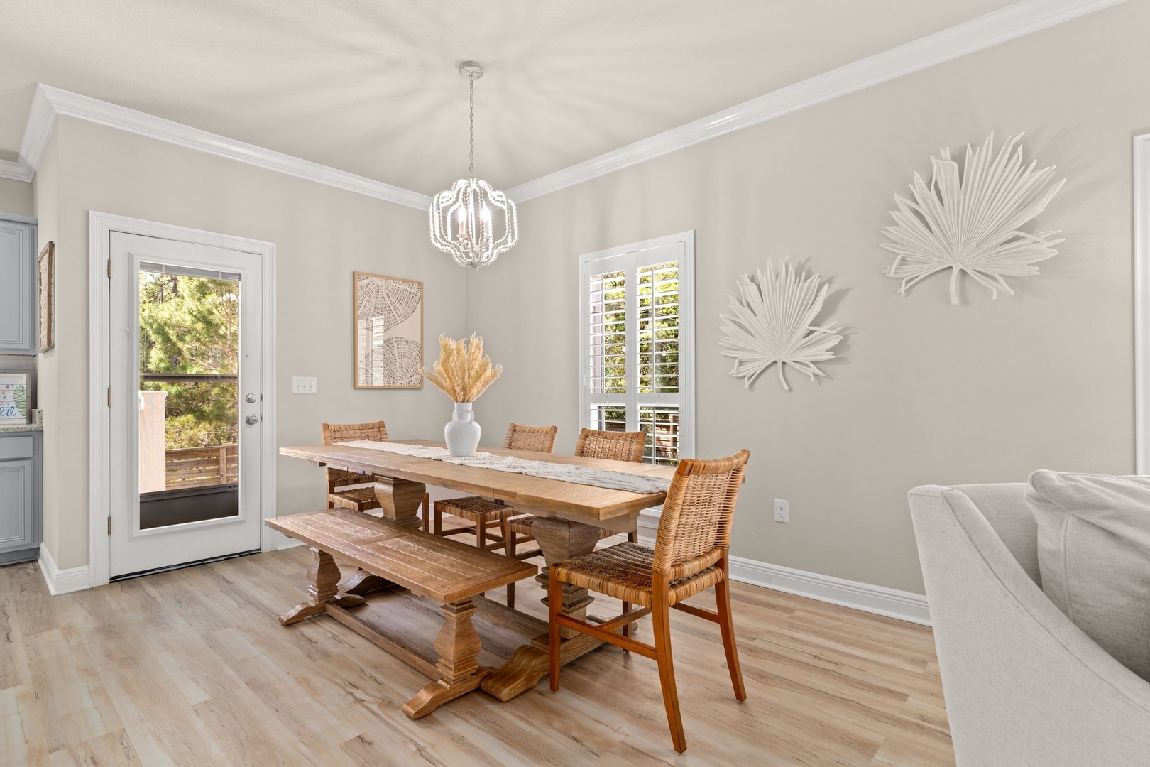 12-web-or-mls-305 Tropical Vreeze Dr019