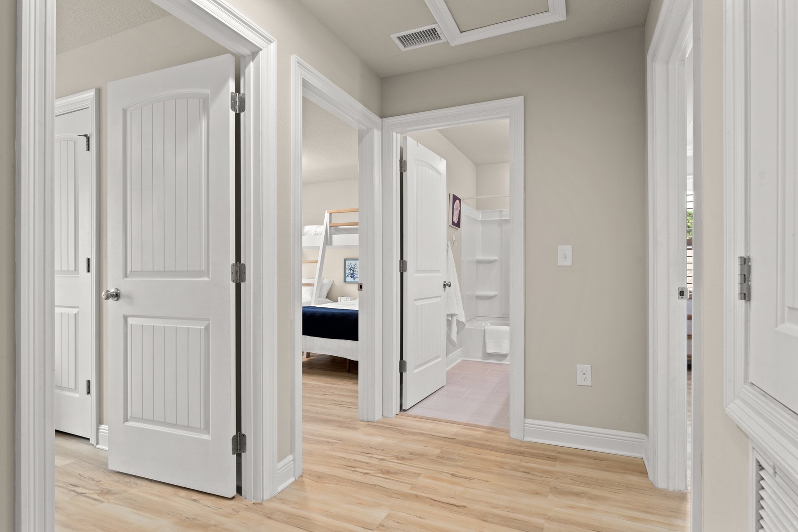 20-web-or-mls-305 Tropical Vreeze Dr027