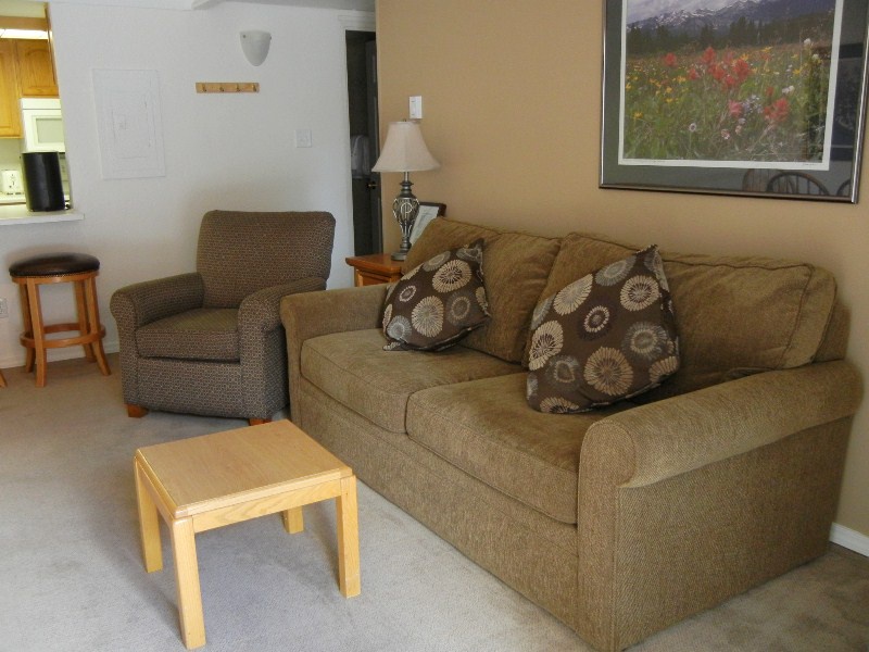 Alpenrose 101 2 Bedroom, 1 Bathroom