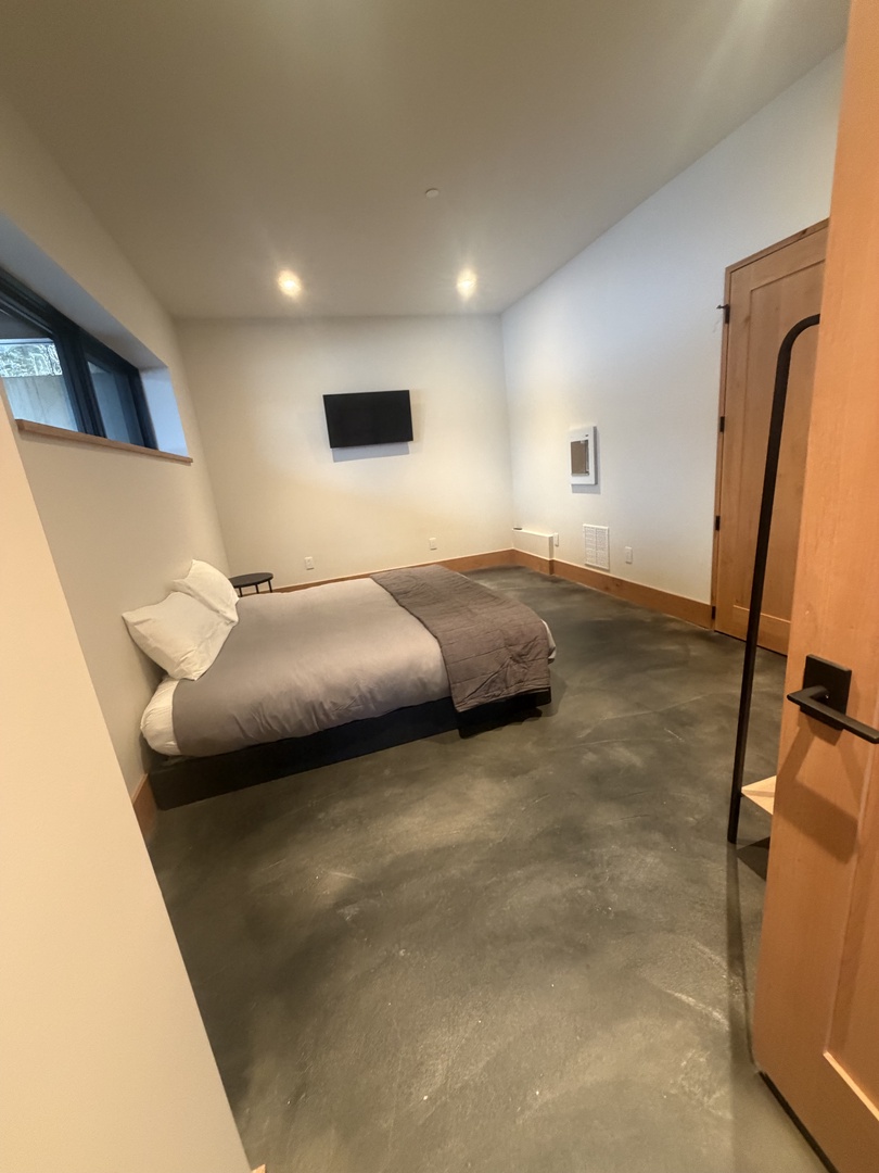 Downstairs King bedroom