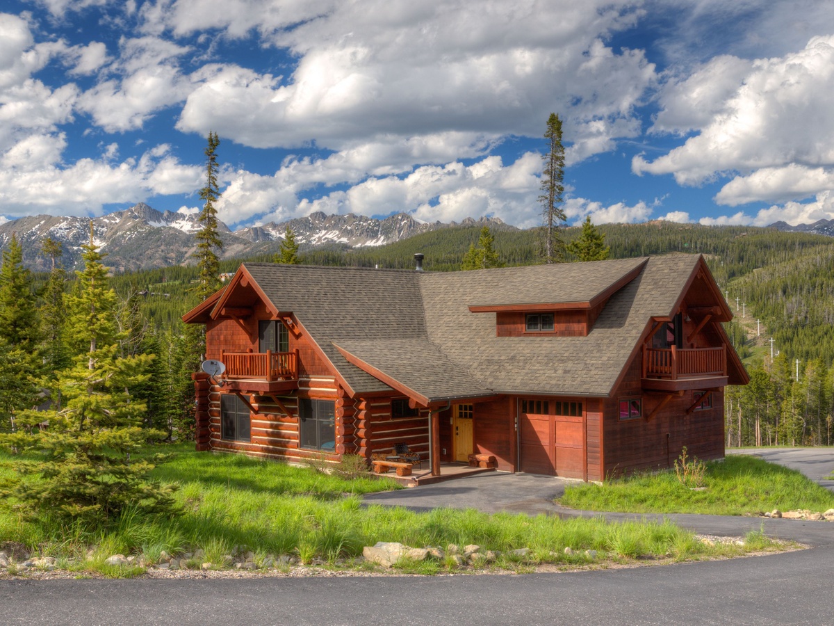 Powder Ridge Rosebud Cabin