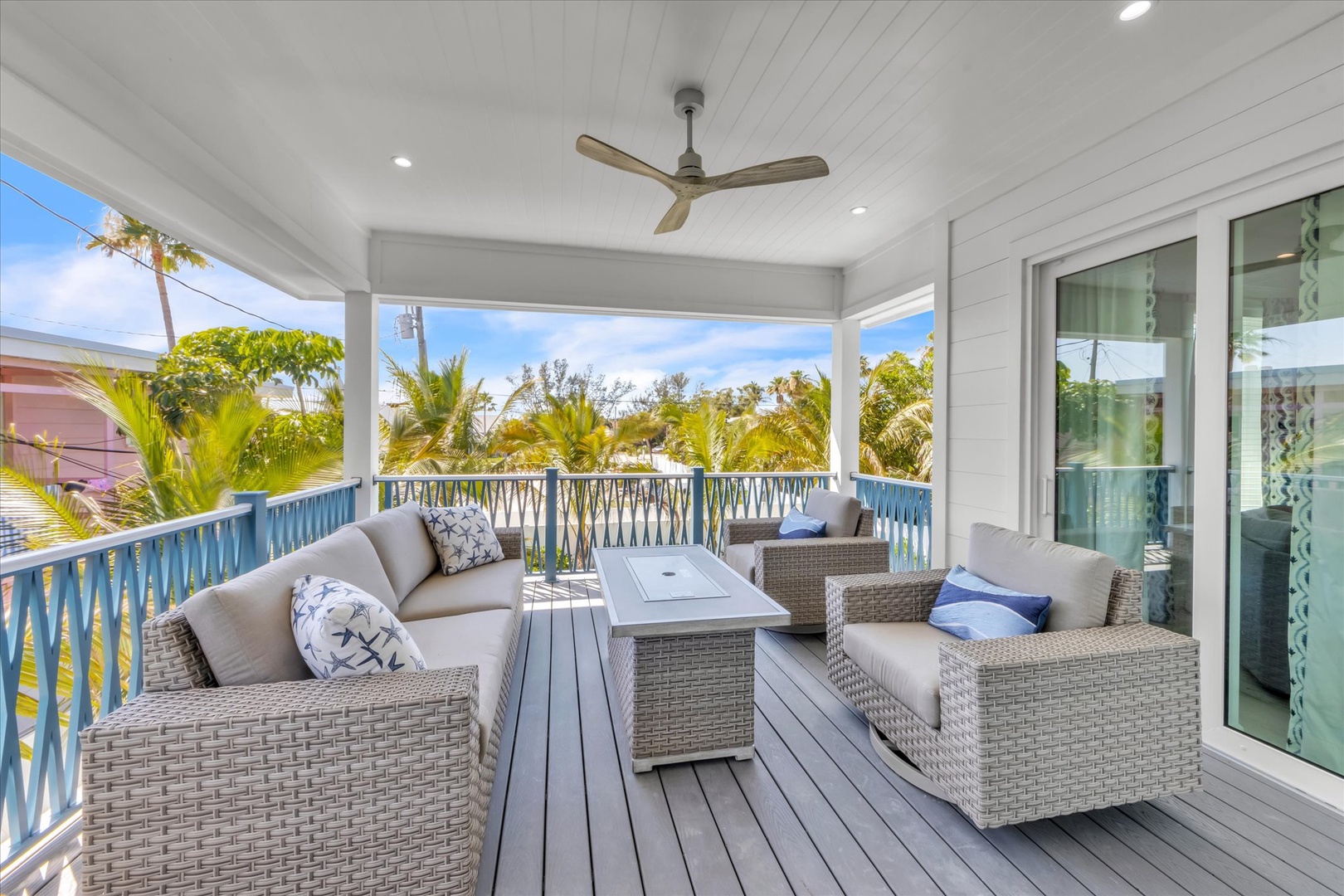 Balcony with Outdoor Seating