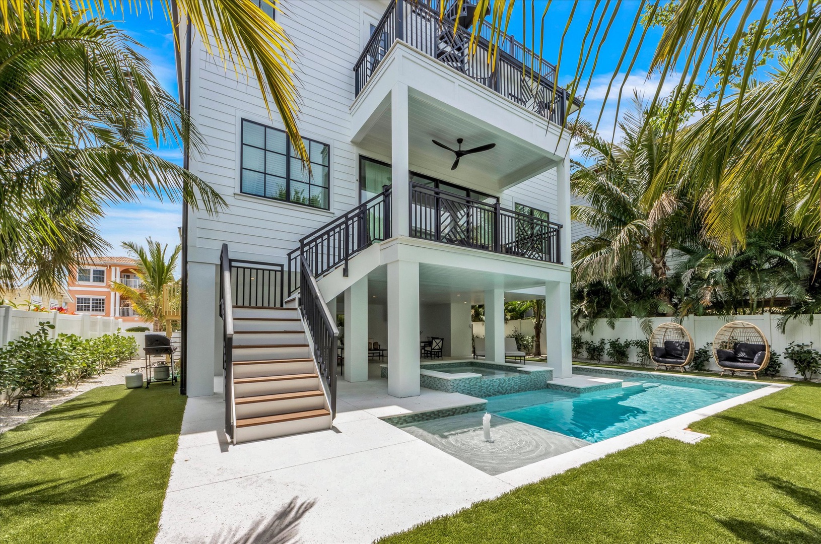 Private Pool and Backyard