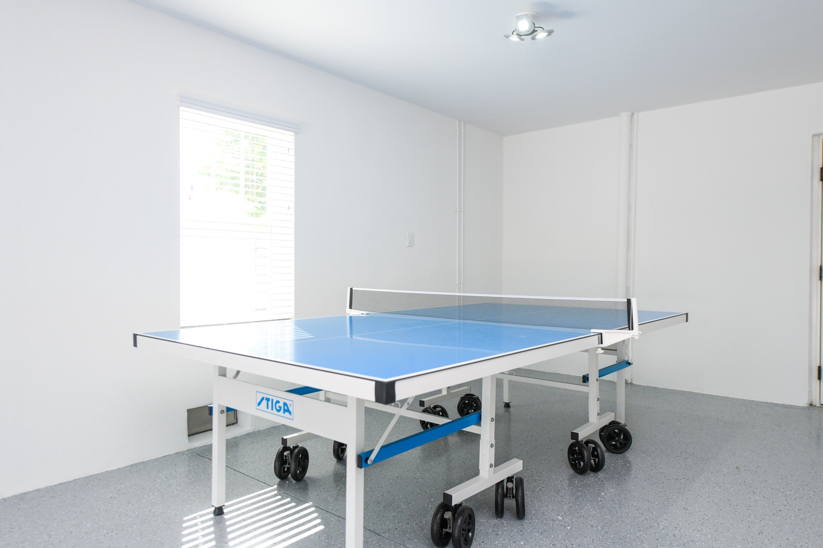 Ping Pong table, Aqua Paradise - AMI Locals