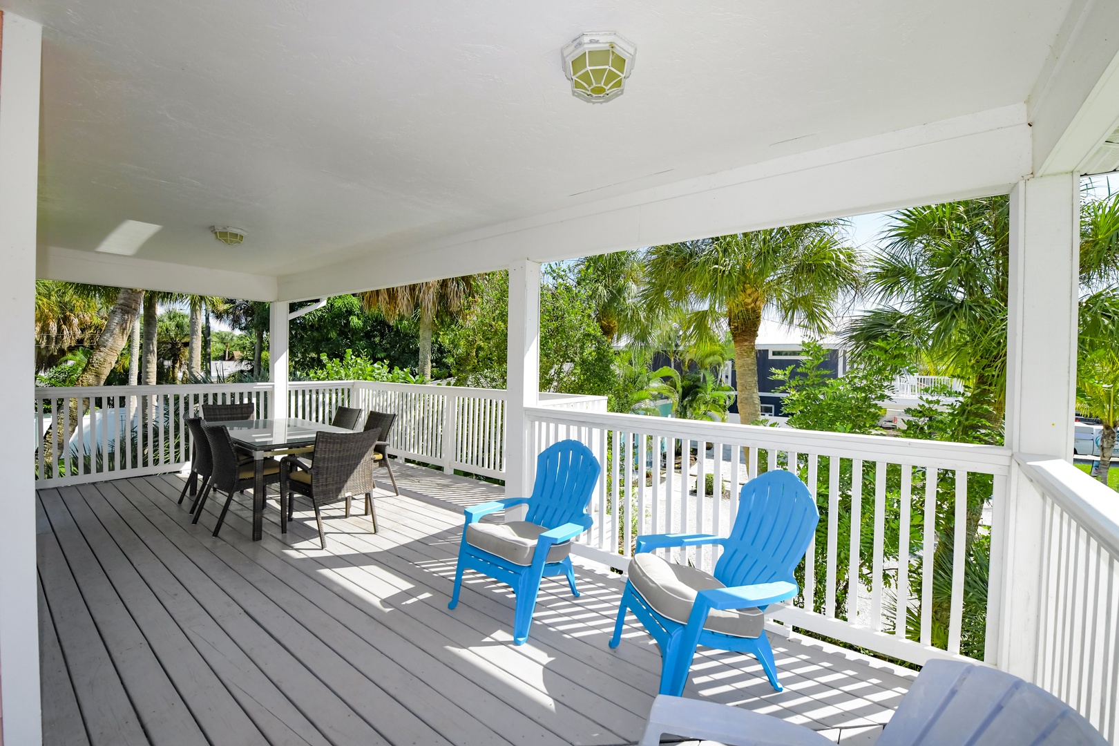 Balcony - Outdoor Dining