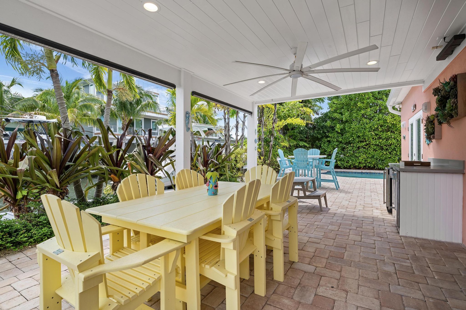 Covered Lanai, Outdoor Dining