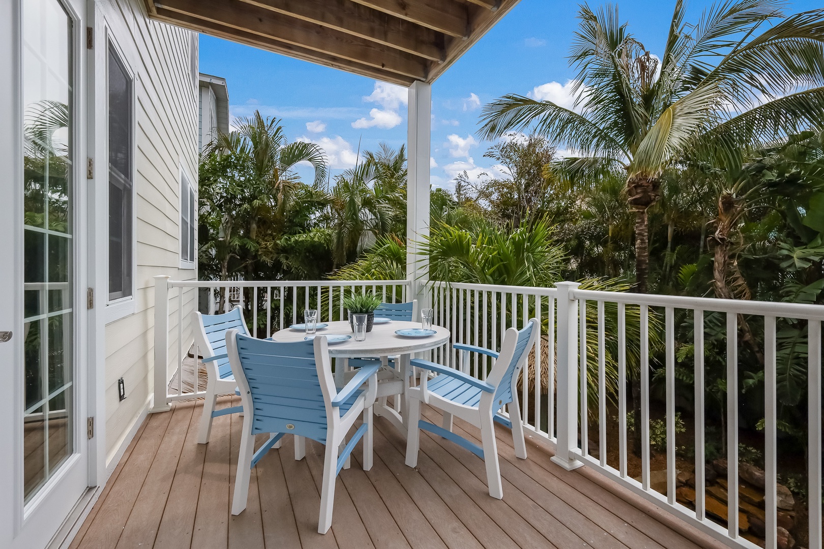 Balcony Dining