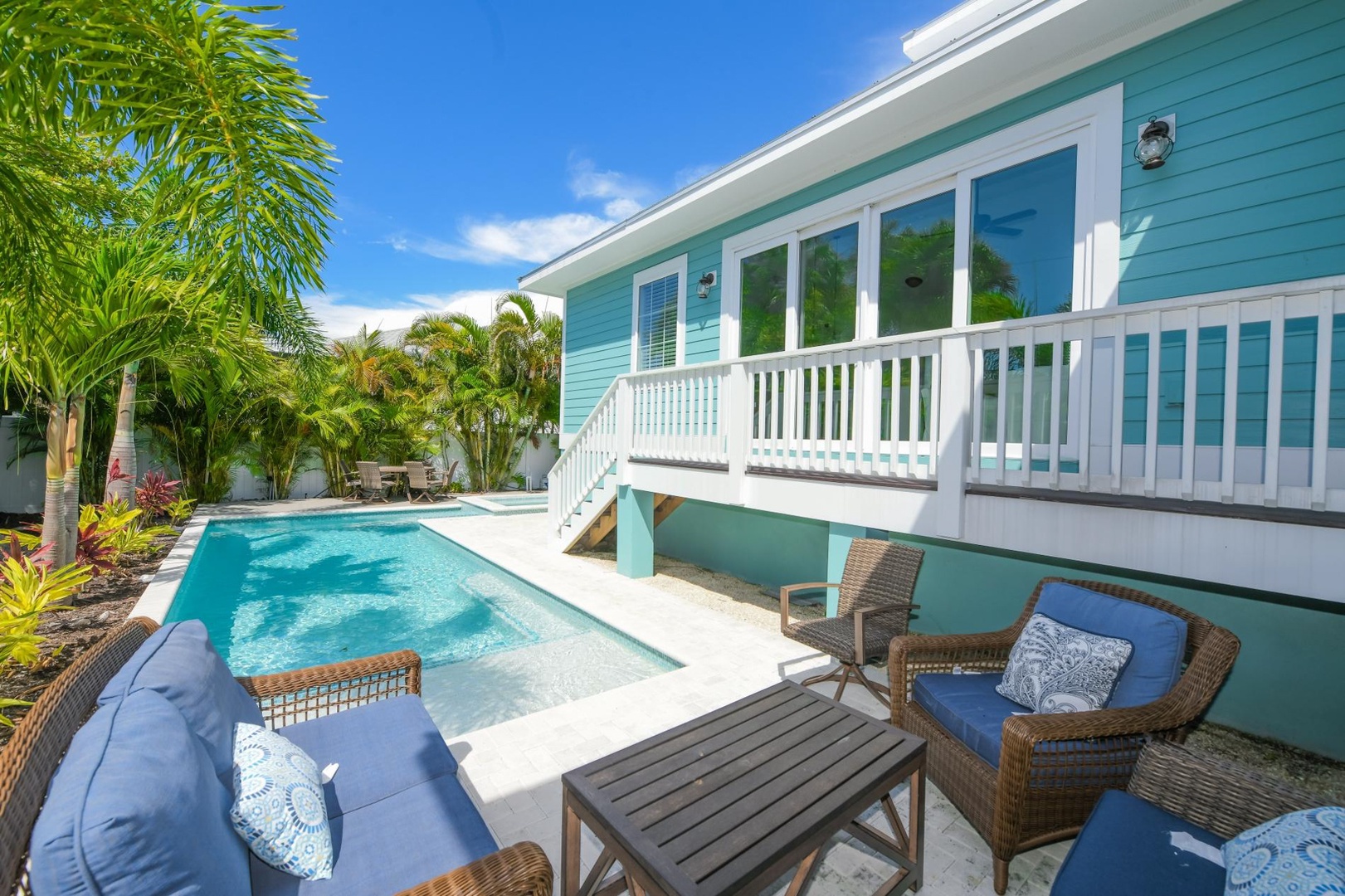 Pool Patio, Beachy Keen - AMI Locals