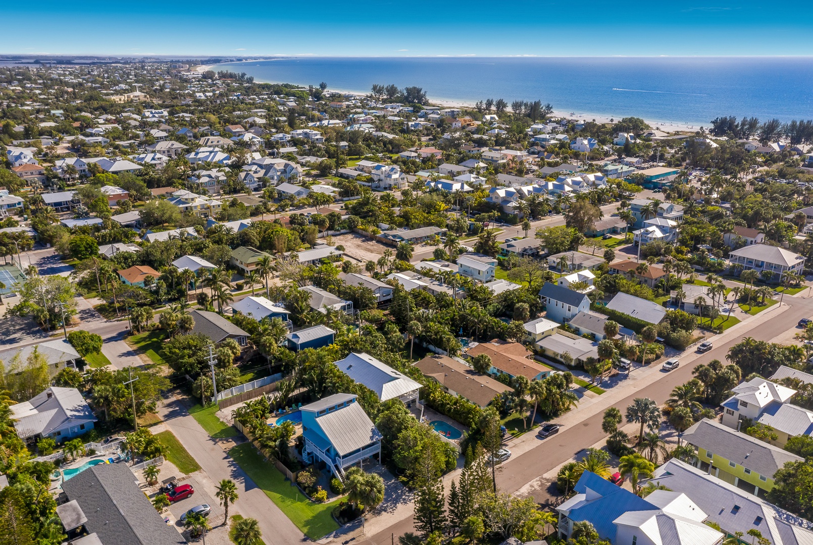 Beachcombers - By AMI Accommodations