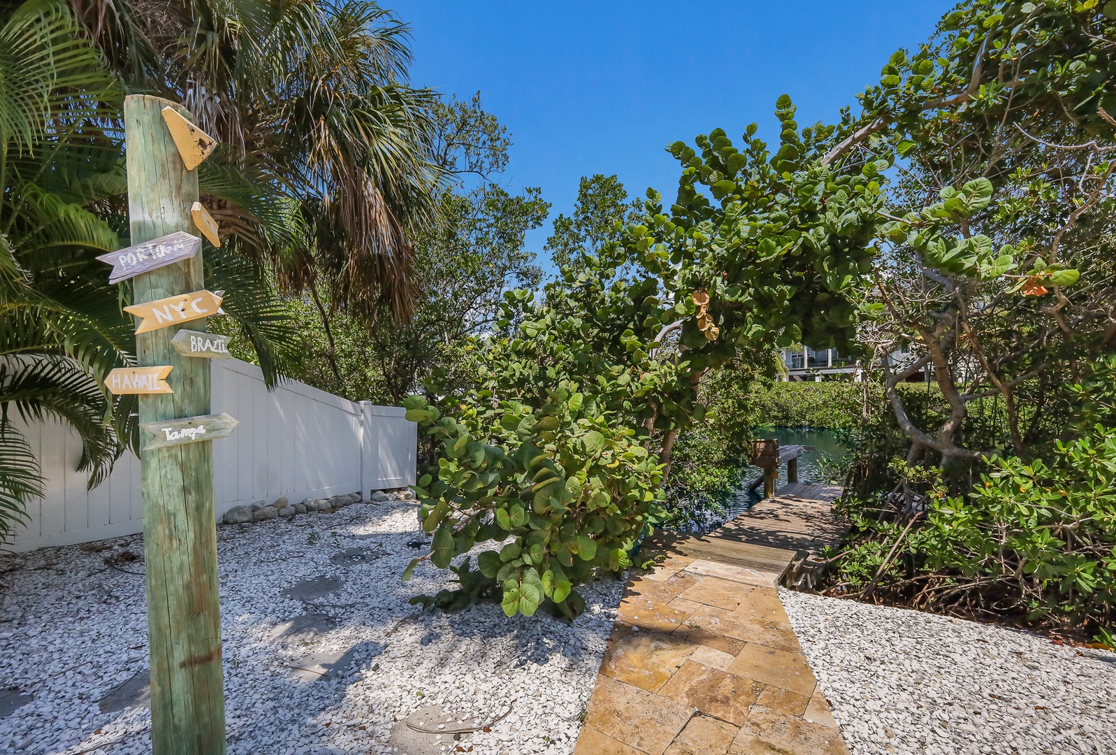 Acquaviva - Anna Maria Island Accommodations