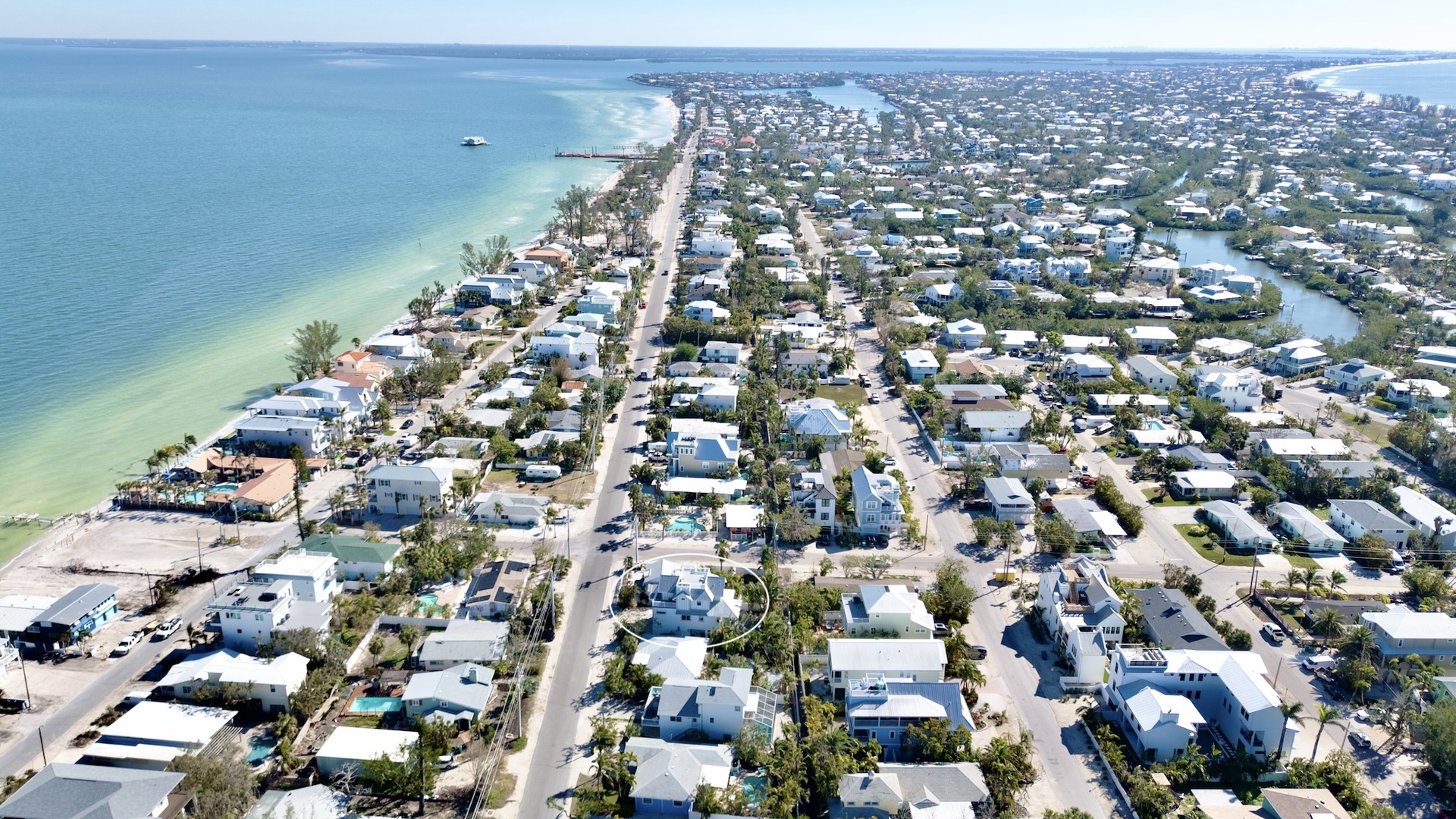 Coconut Breeze Estate by Anna Maria Island Accommodations