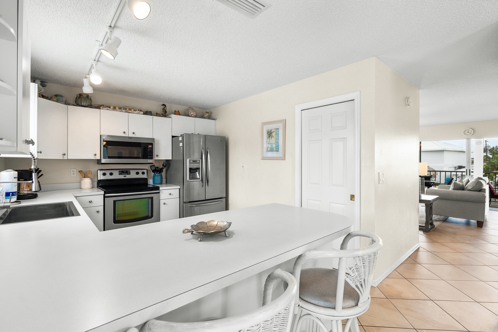 Kitchen Breakfast Bar