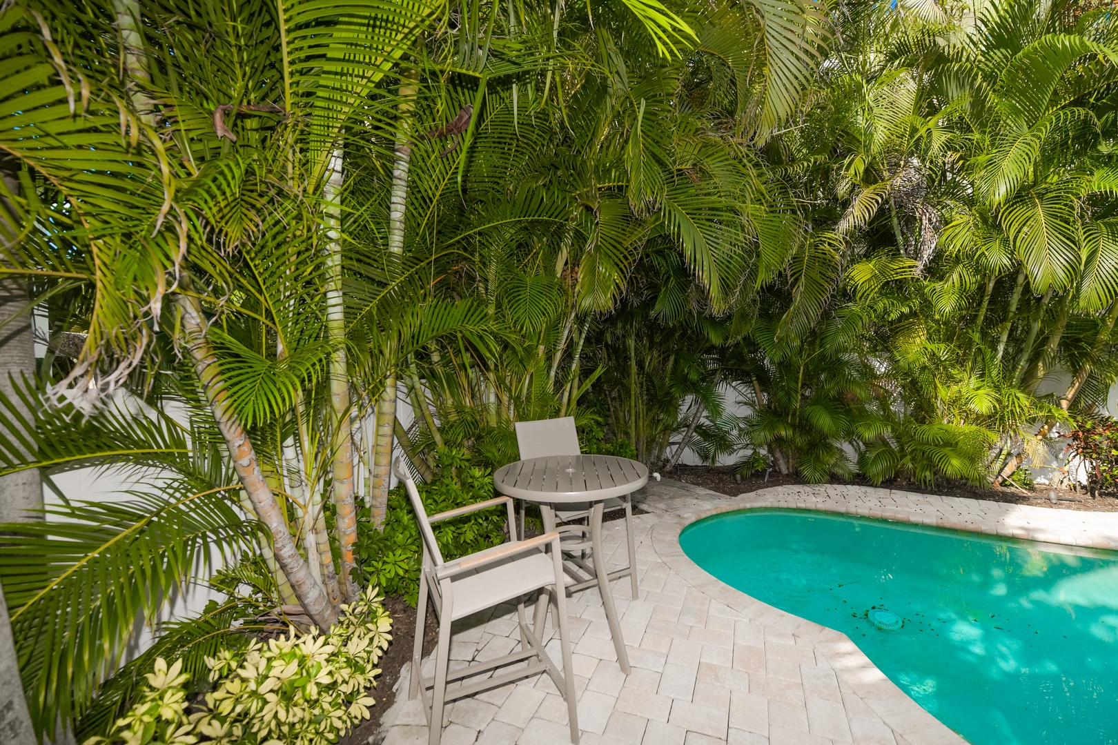 Poolside Seating