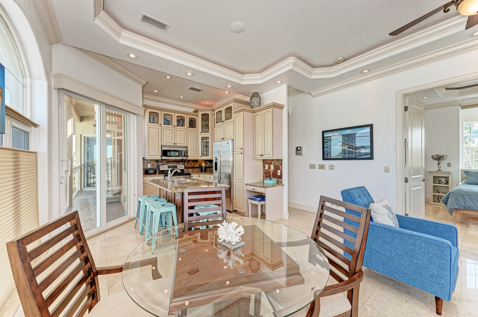 Second Kitchen - Dining Area