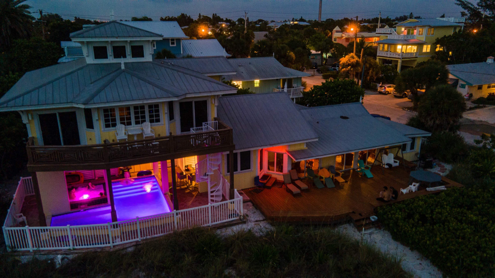 The Big Yellow House - Anna Maria Vacations