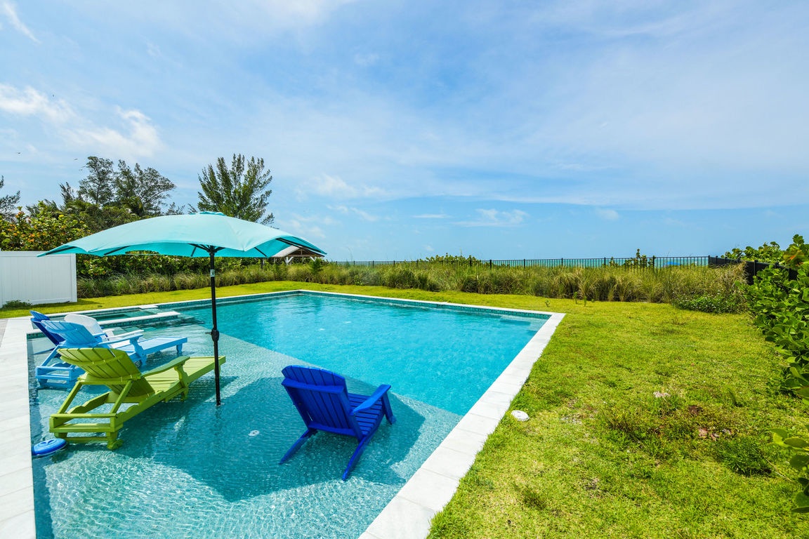 Pool, Beachfront Bungalow - AMI Locals