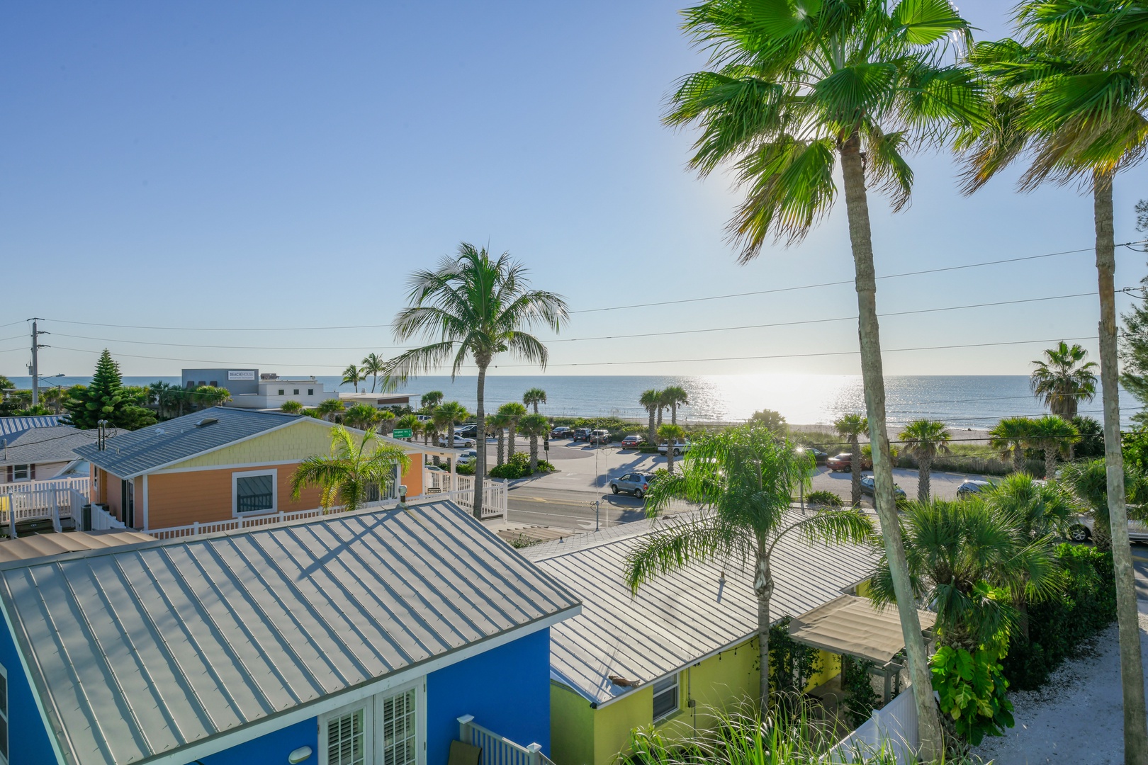 Sea Horse Beach House - AMI Locals