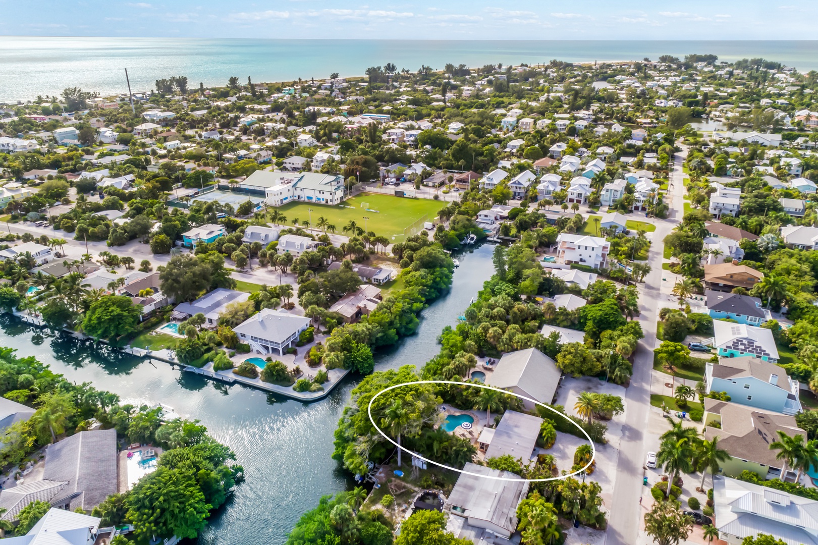 Love Shack by Anna Maria Island Accommodations