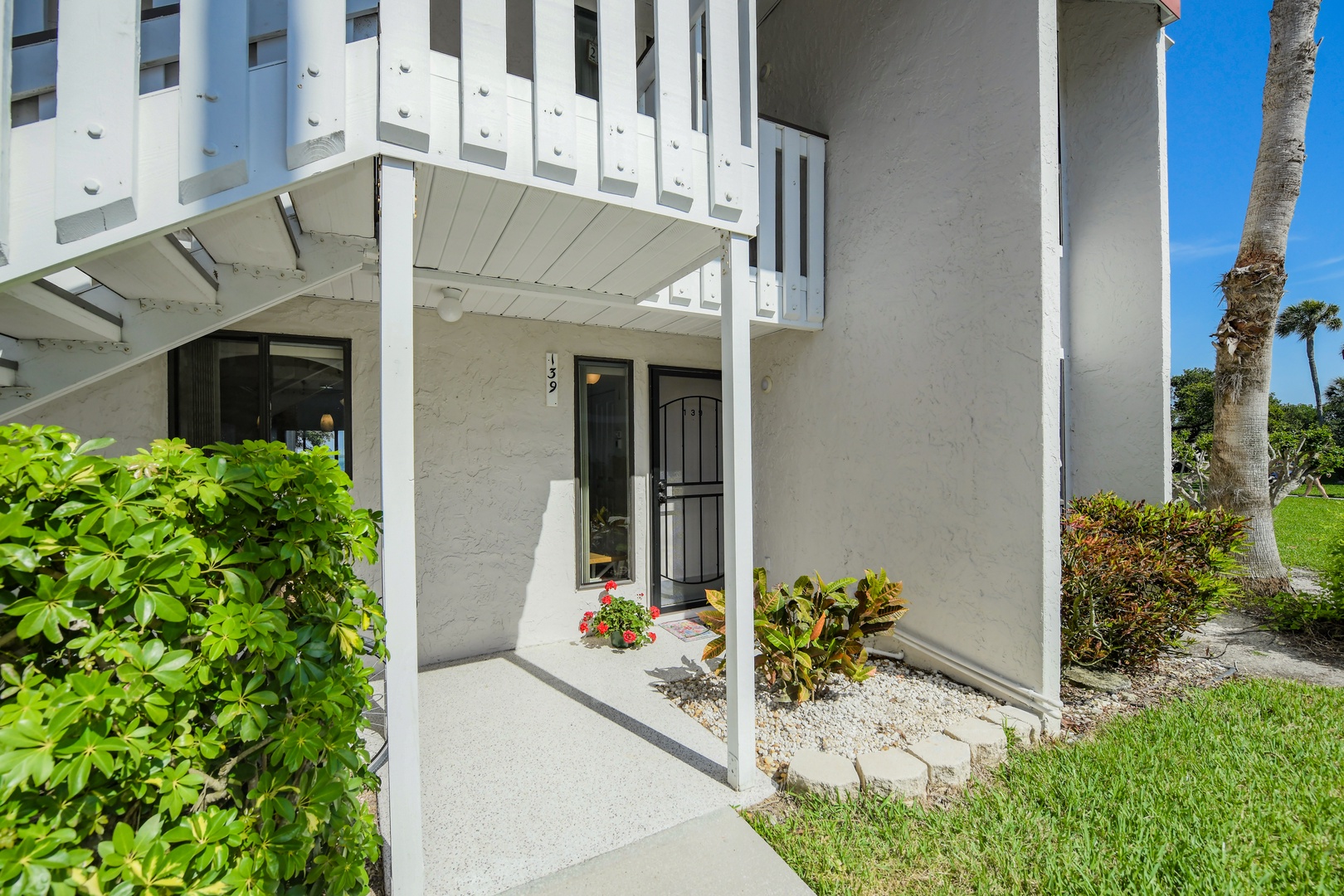 Beach and Bay Getaway Entrance