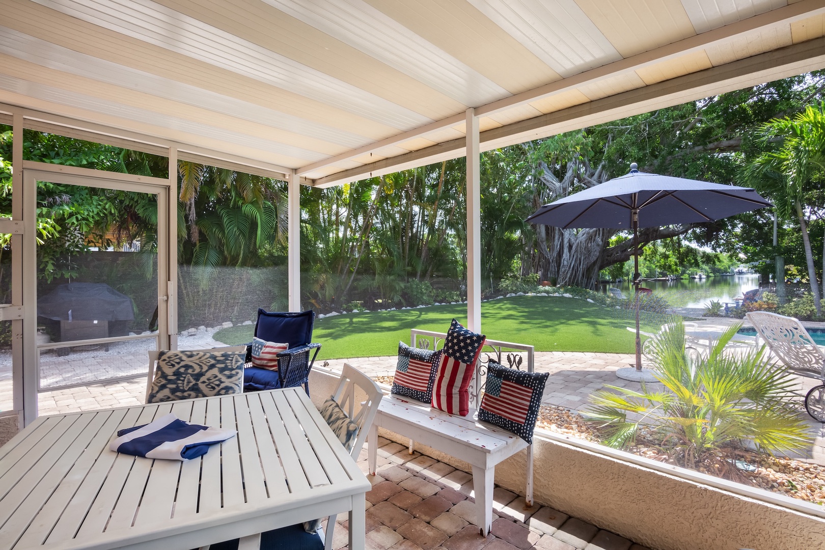 Screened-in Porch