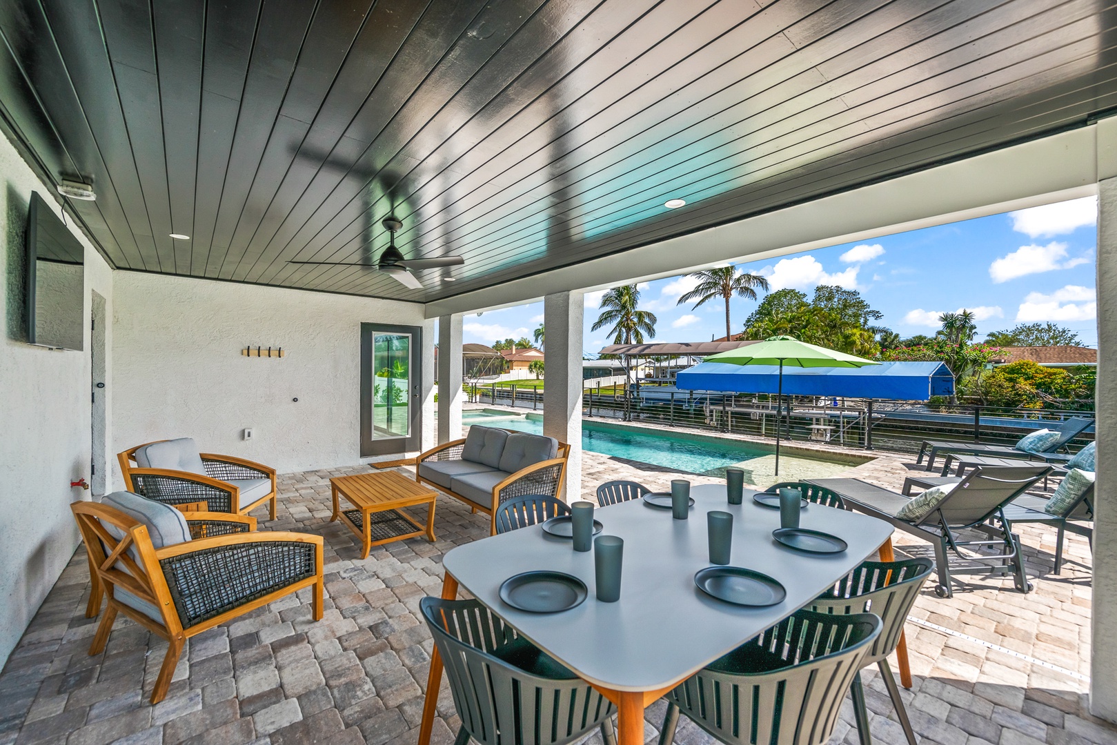 Outdoor Dining Area