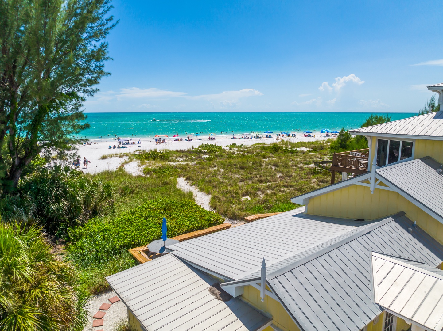 The Big Yellow House - Anna Maria Vacations