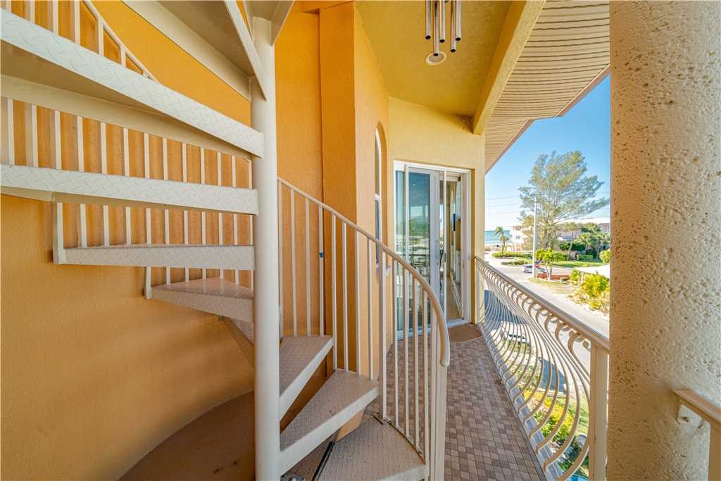 Spiral Staircase to Roof Top Deck