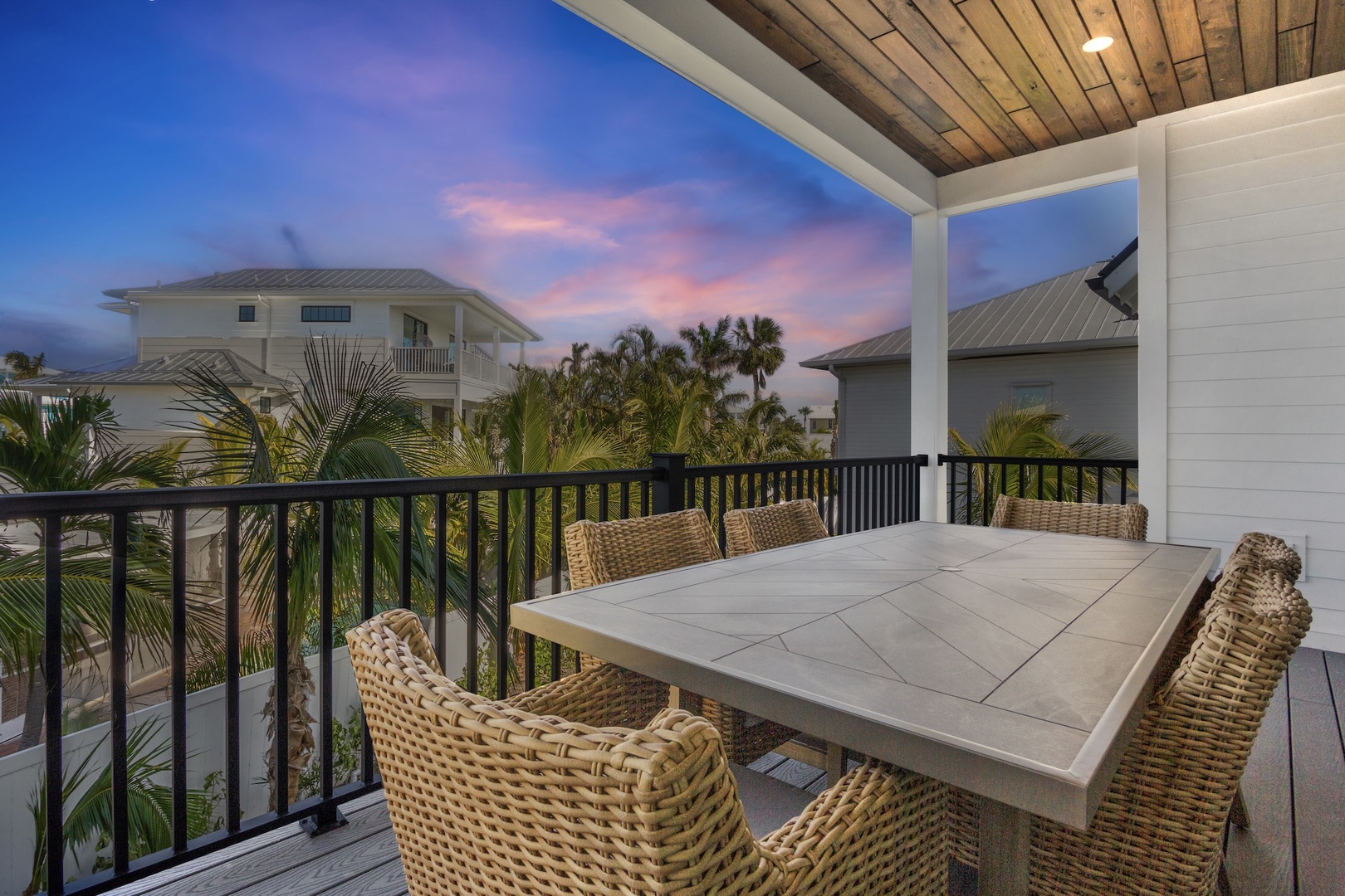 Balcony, Outdoor Dining