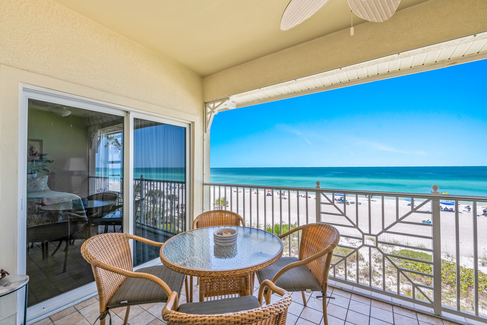 Outdoor Dining - Private Balcony