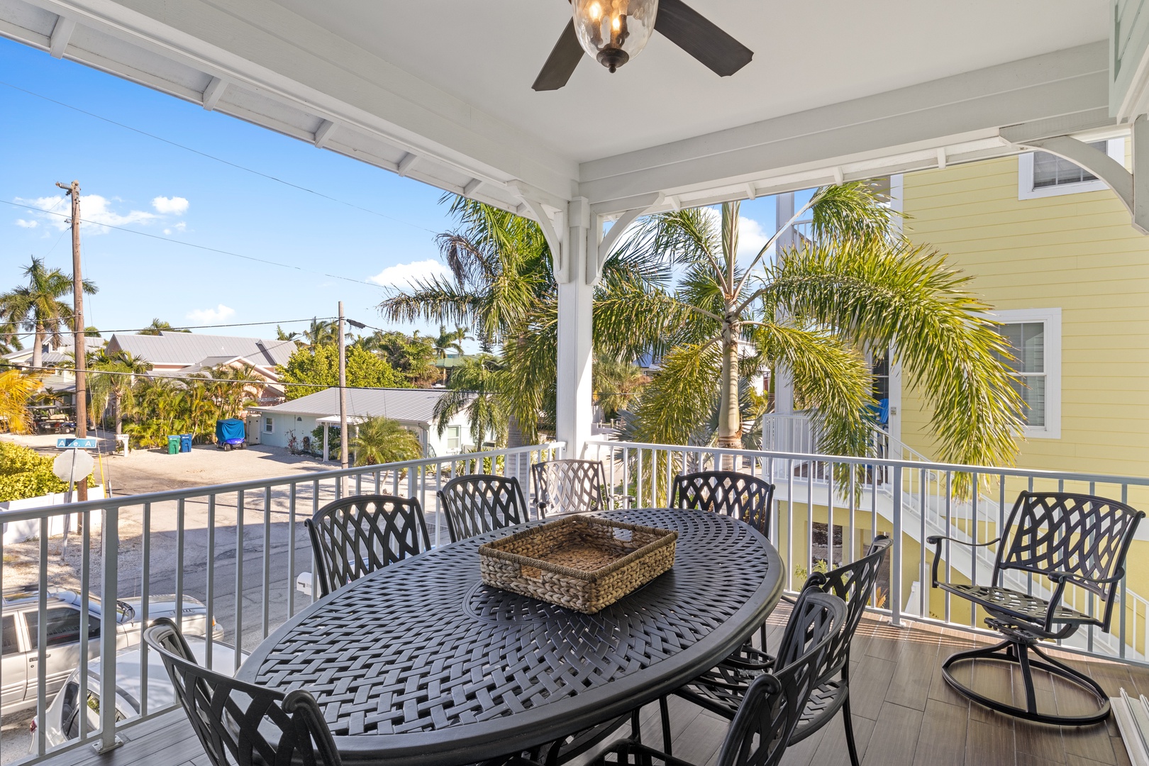 Balcony, Outdoor Dining