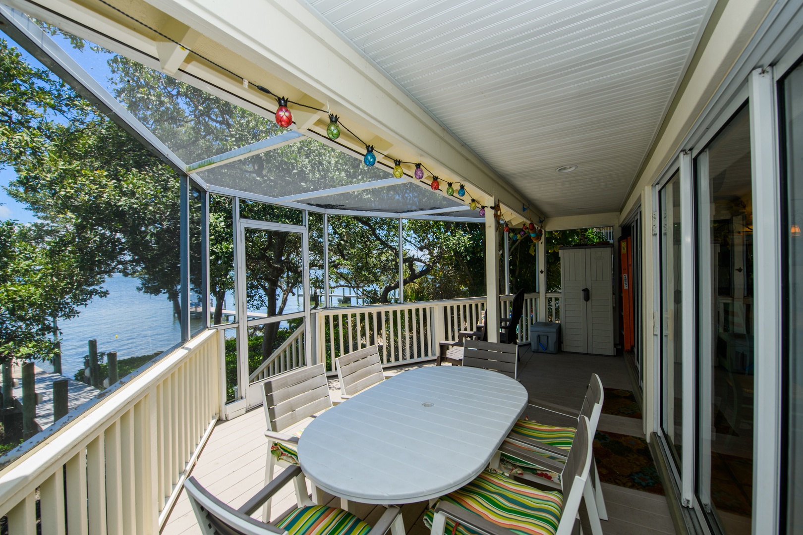 Balcony - Outdoor Dining - Bay Views