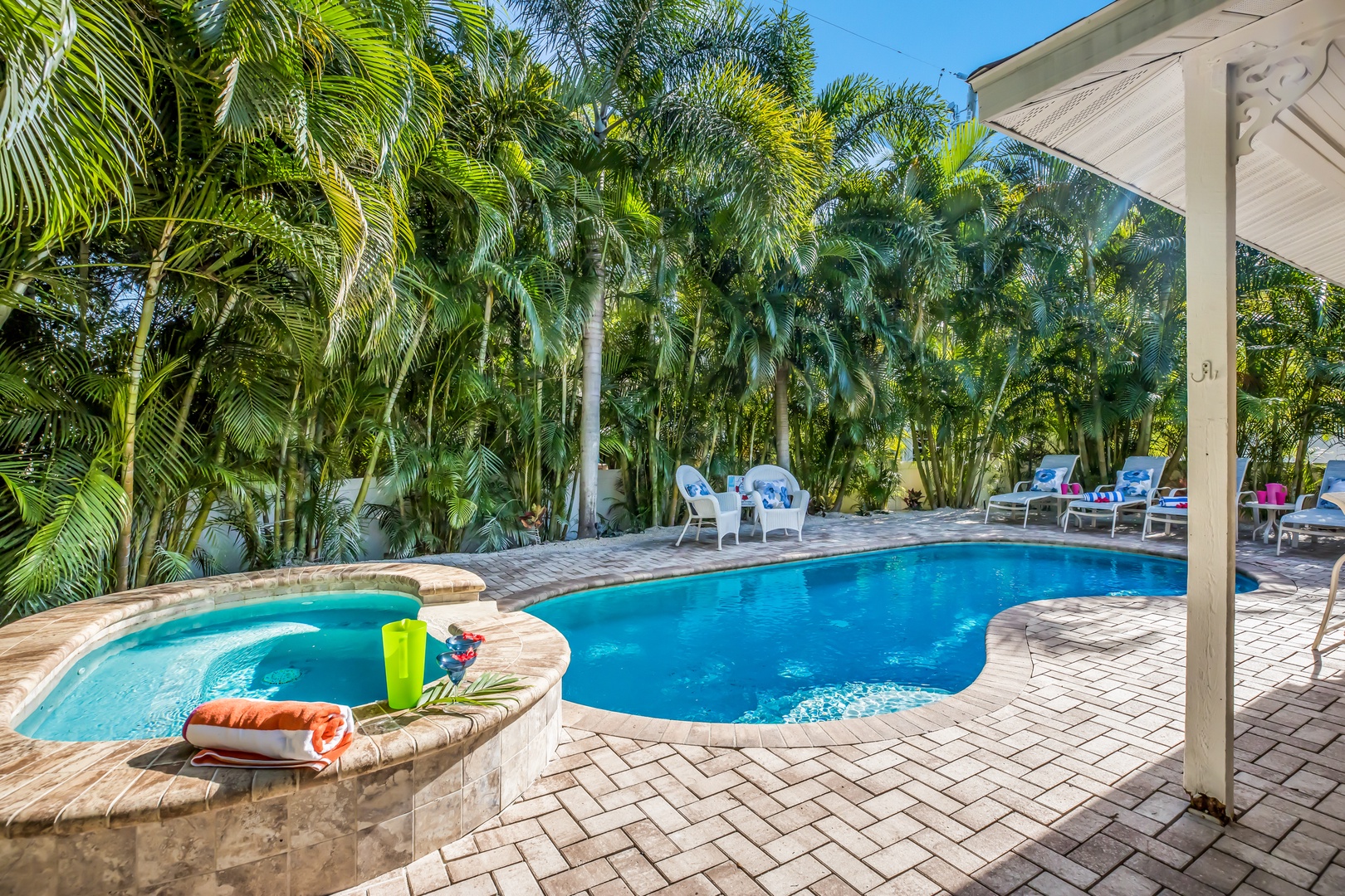 Beach Cottage-Anna Maria Island Accommodations