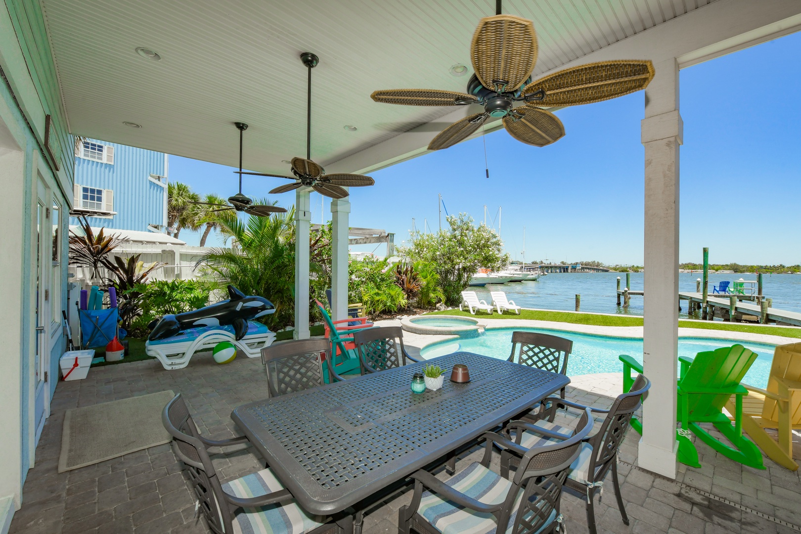 Poolside Covered Dining