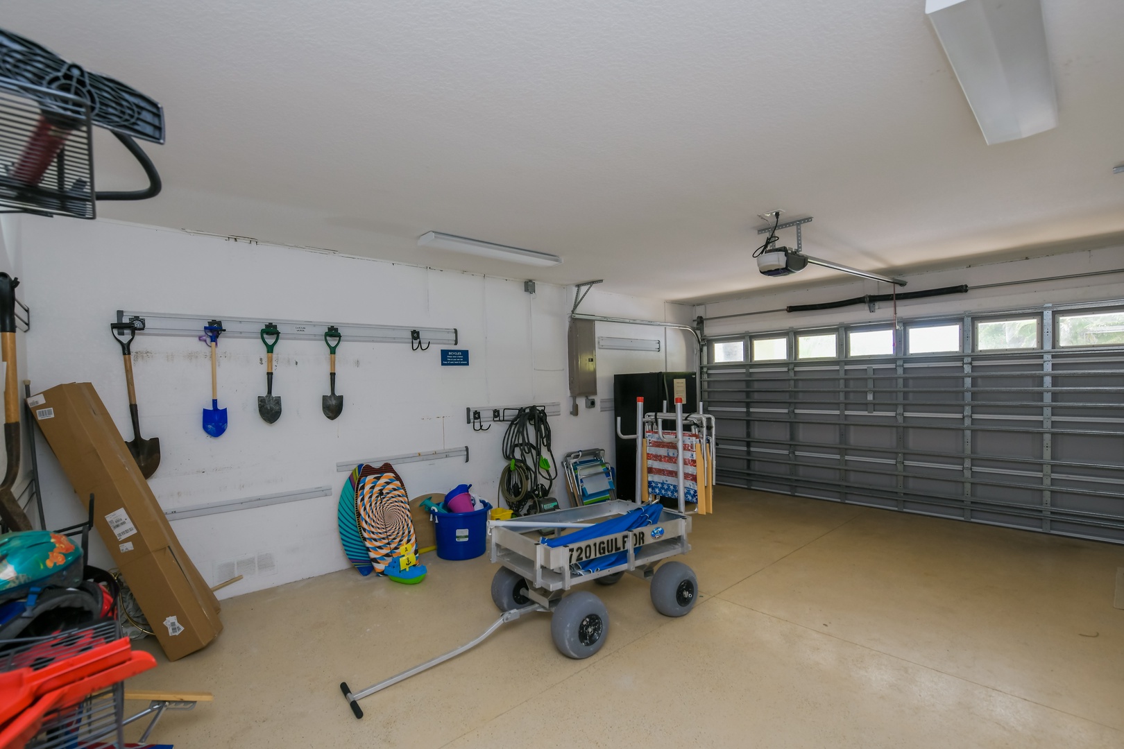 Garage - Beach Equipment