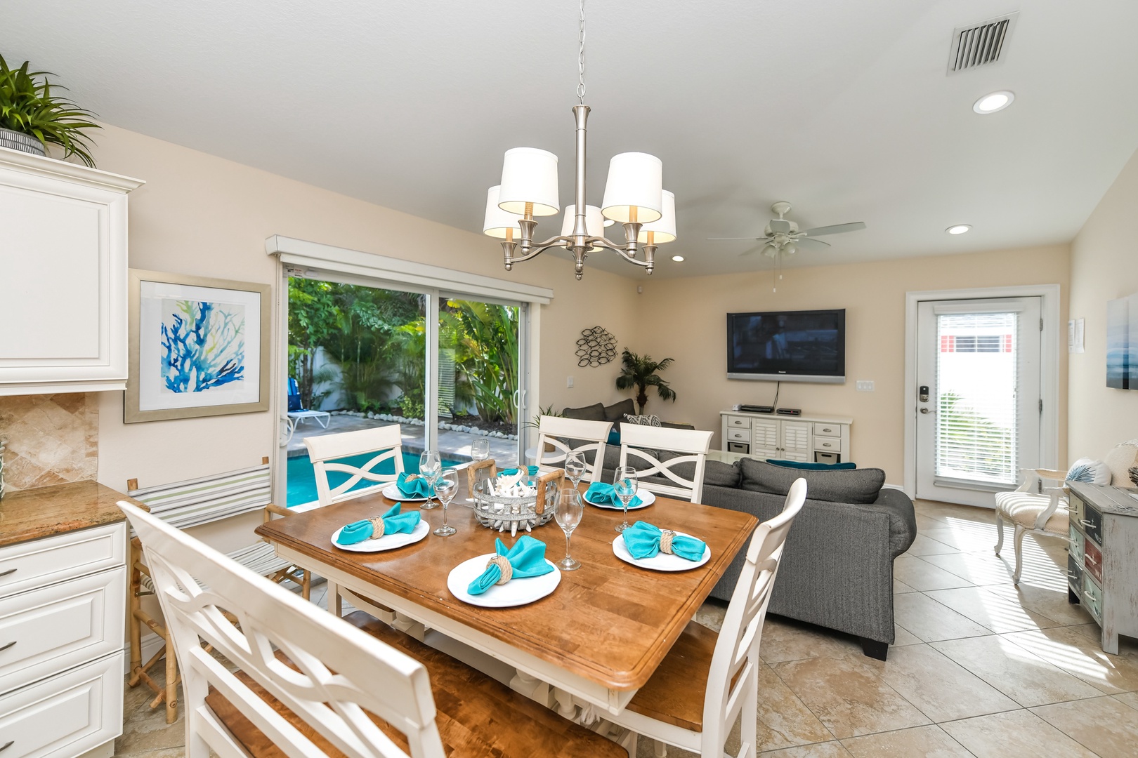 Dining Area, West Unit