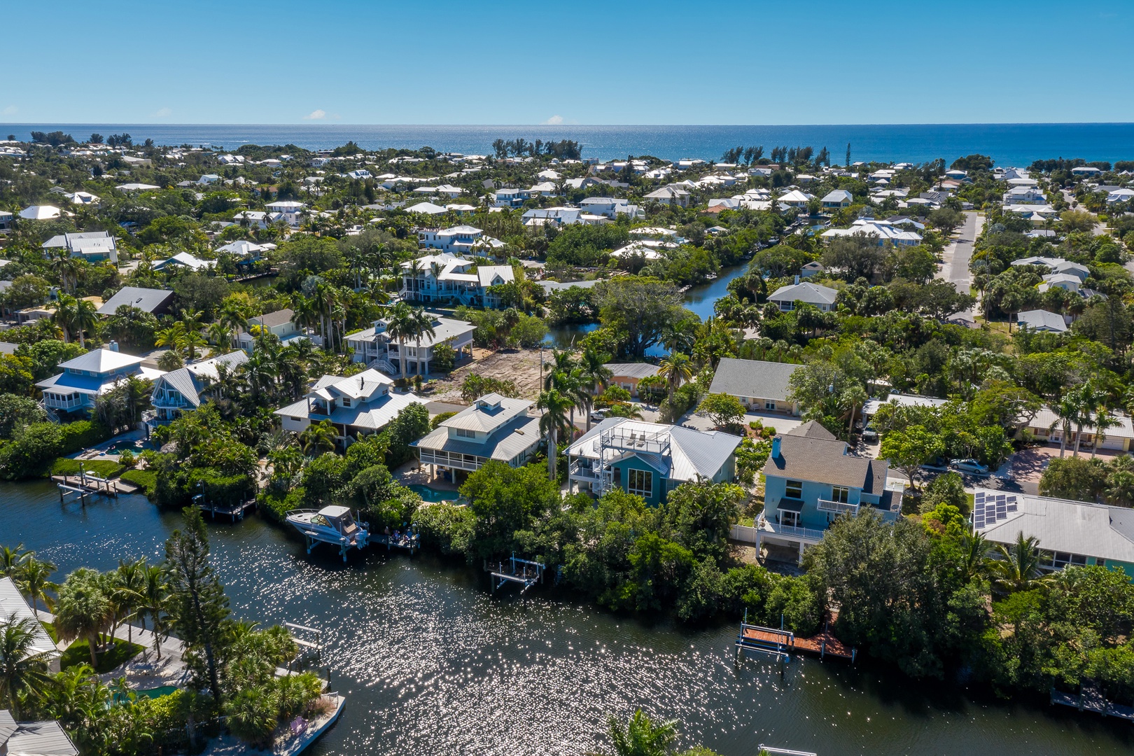 Blue Turtle - By Anna Maria Island Accommodations