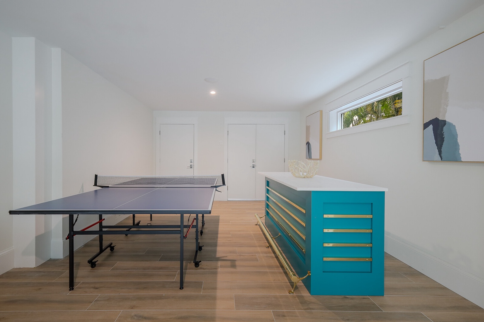 Ping Pong and Bar