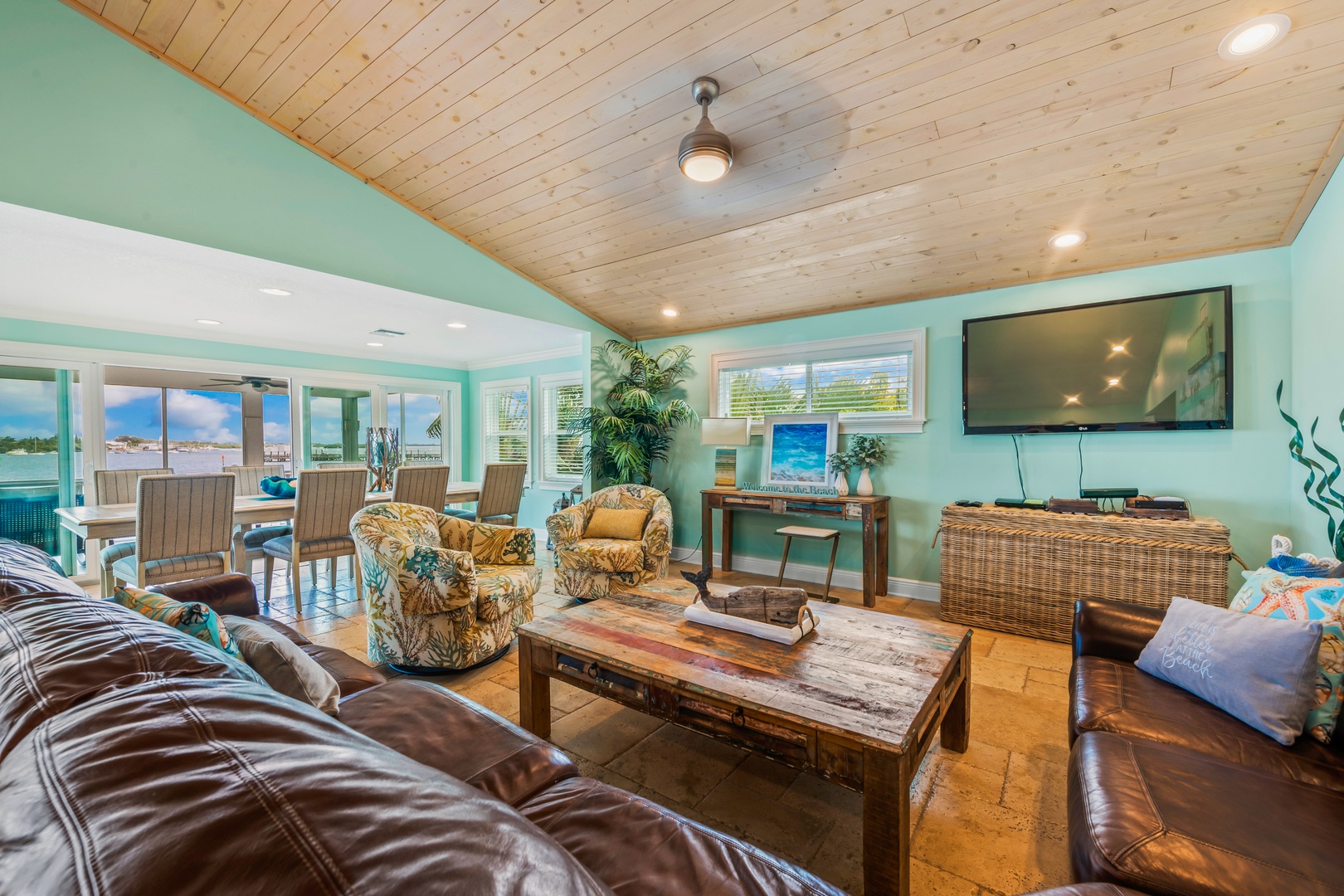 Upstairs Living Area